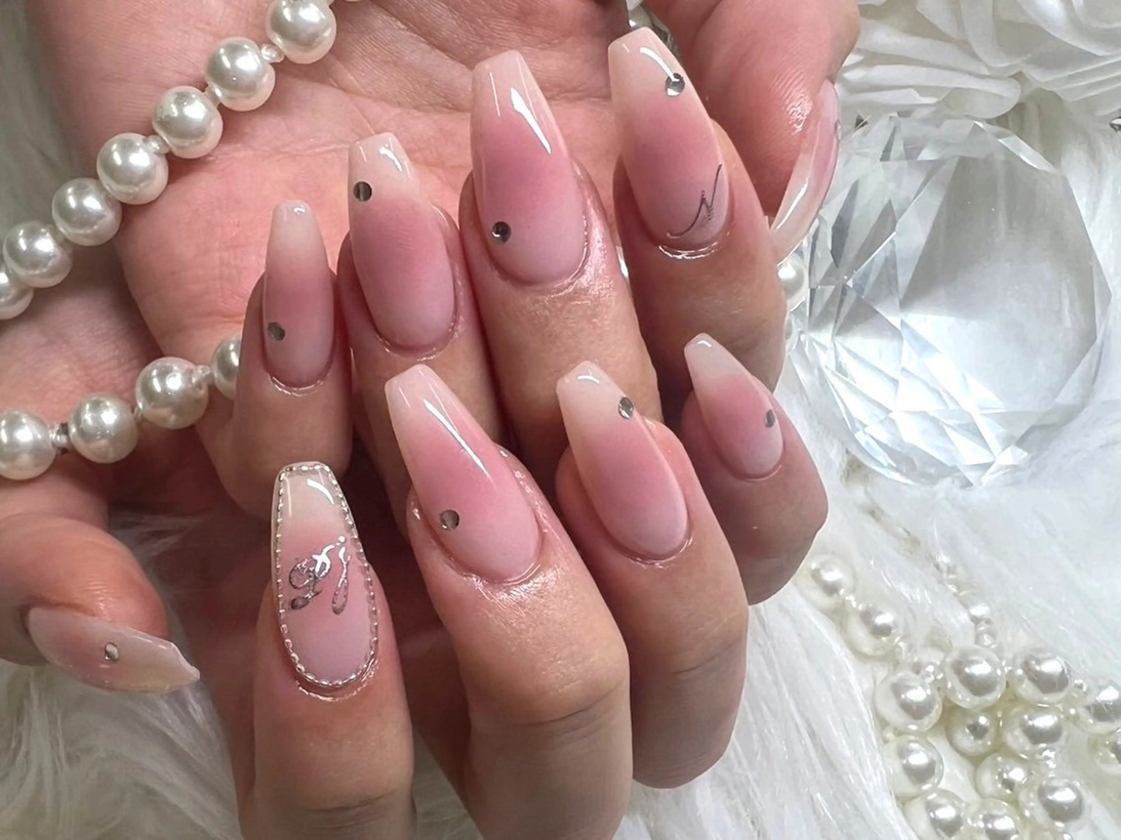 ロング ハンドネイル Nailsalon Angeのネイルデザイン