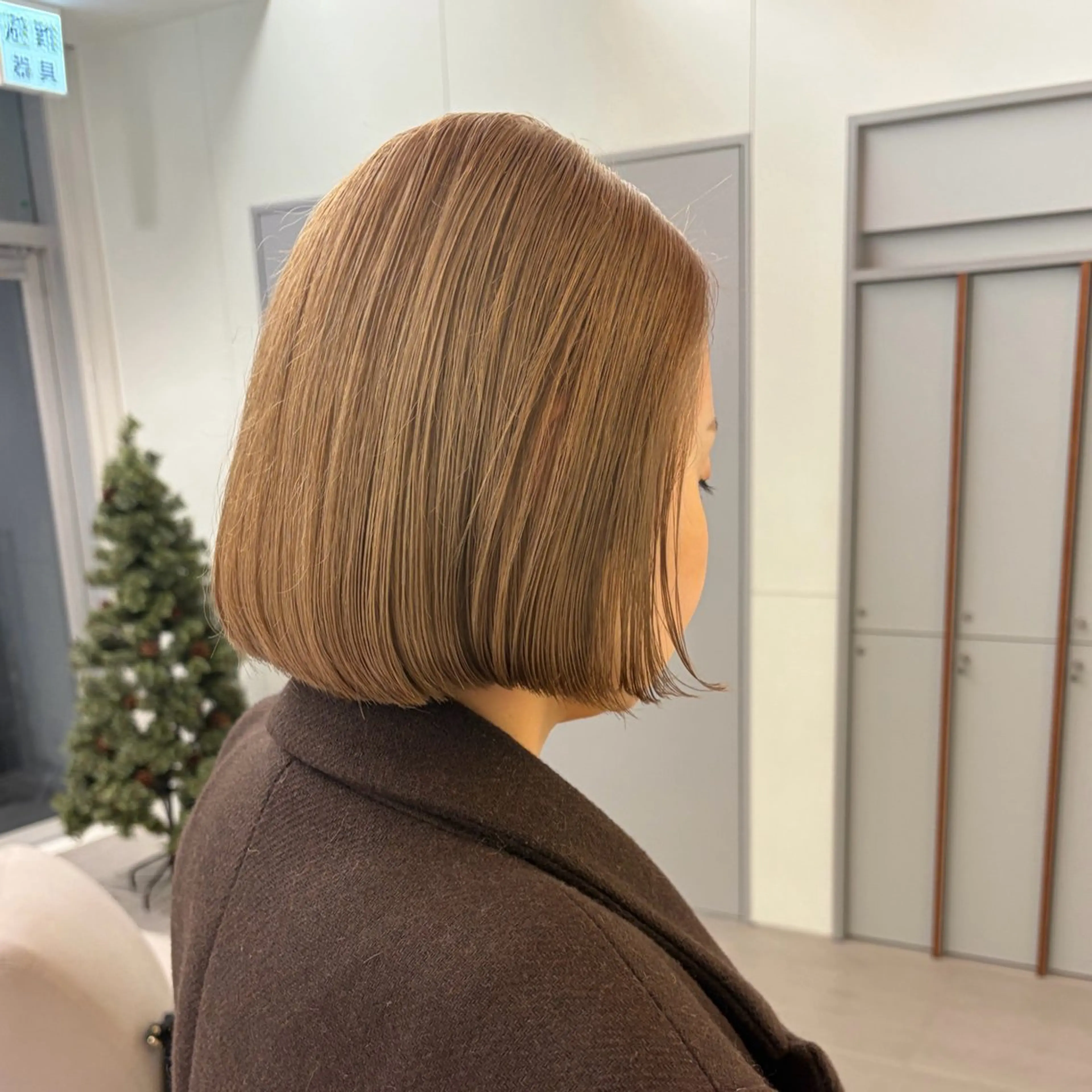 ショート カラー ベージュカラー 透明感カラー ダブルカラー ミルクティーベージュ ヘアカラー トリートメント 高発色ブリーチ/ ハイレイヤー🪽aiのヘアスタイル