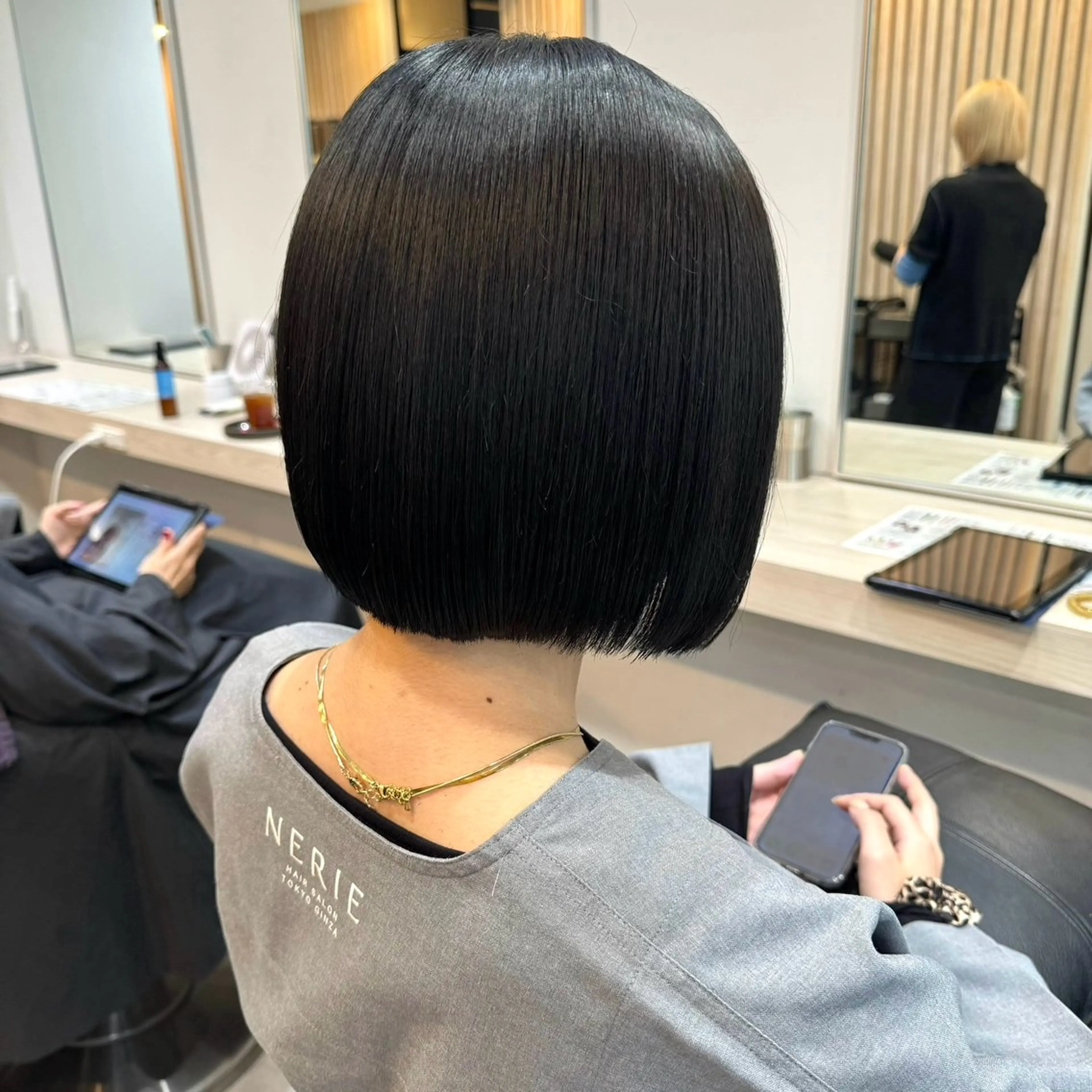 ショート カット ヘアカラー 松木 花鈴のヘアスタイル