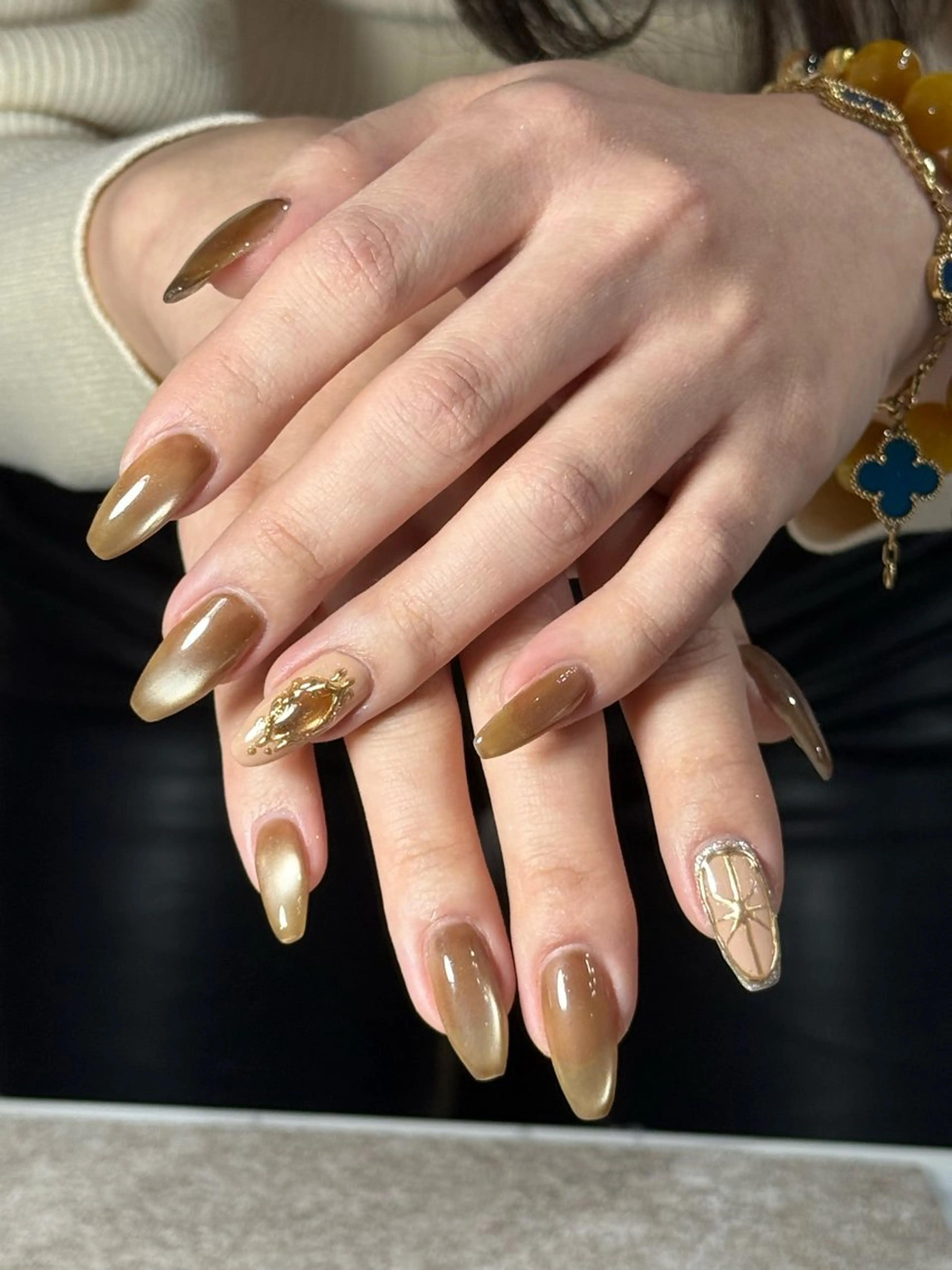 ネイル マグネットネイル ミラーネイル ハンドネイル Ruru akari 大阪天王寺のネイルデザイン