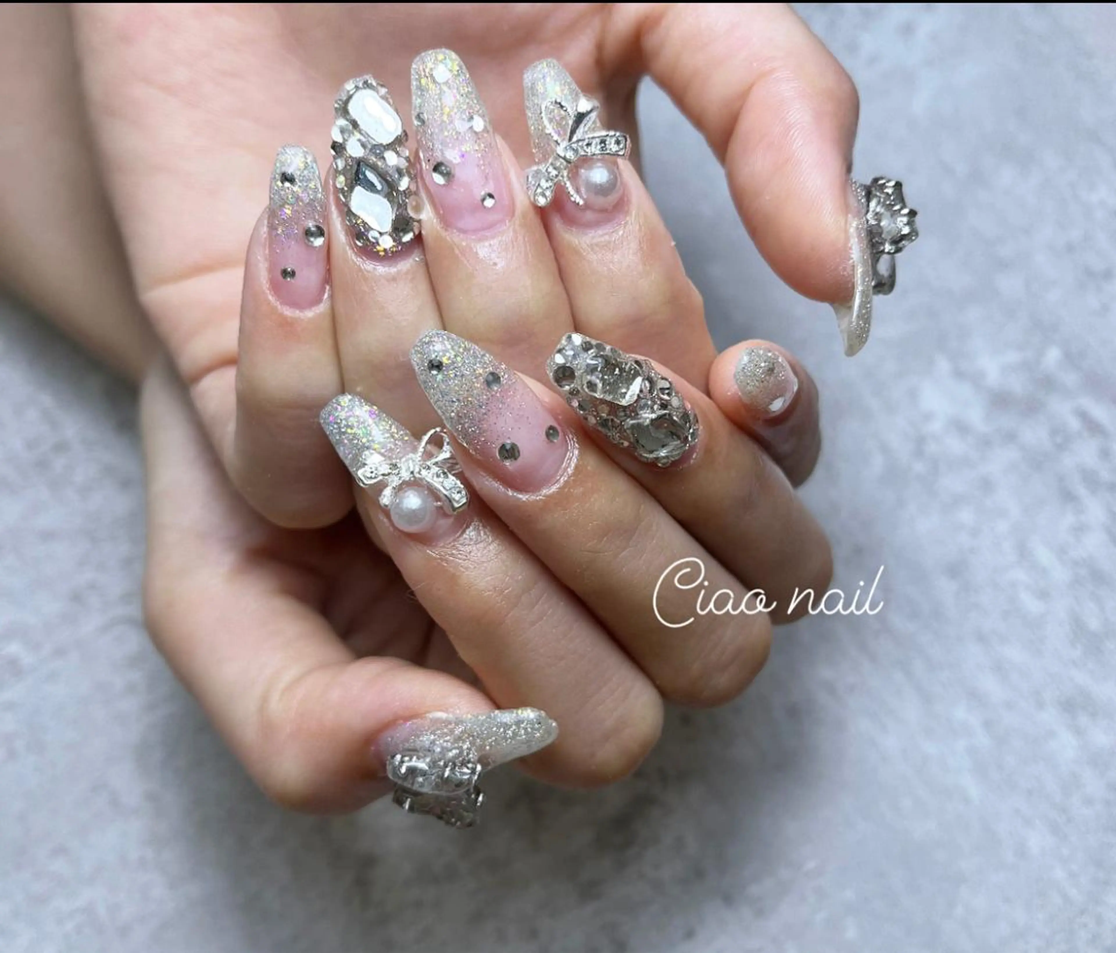 ネイル キラキラネイル #Amin nail salonのネイルデザイン
