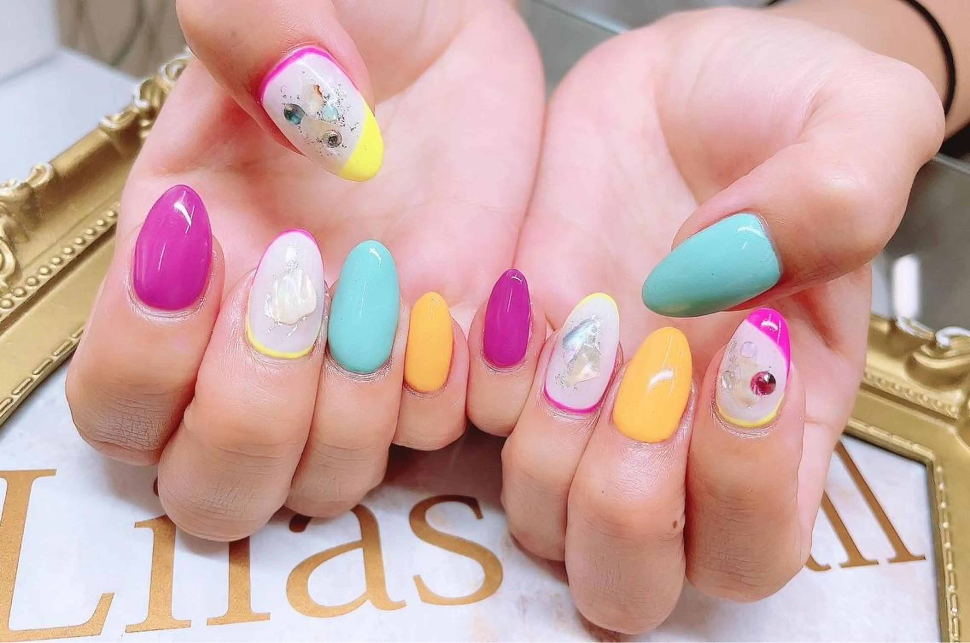 ネイル フレンチネイル ジェルネイル ハードジェル キラキラネイル ラメ(グリッター) Lilas Nailのネイルデザイン