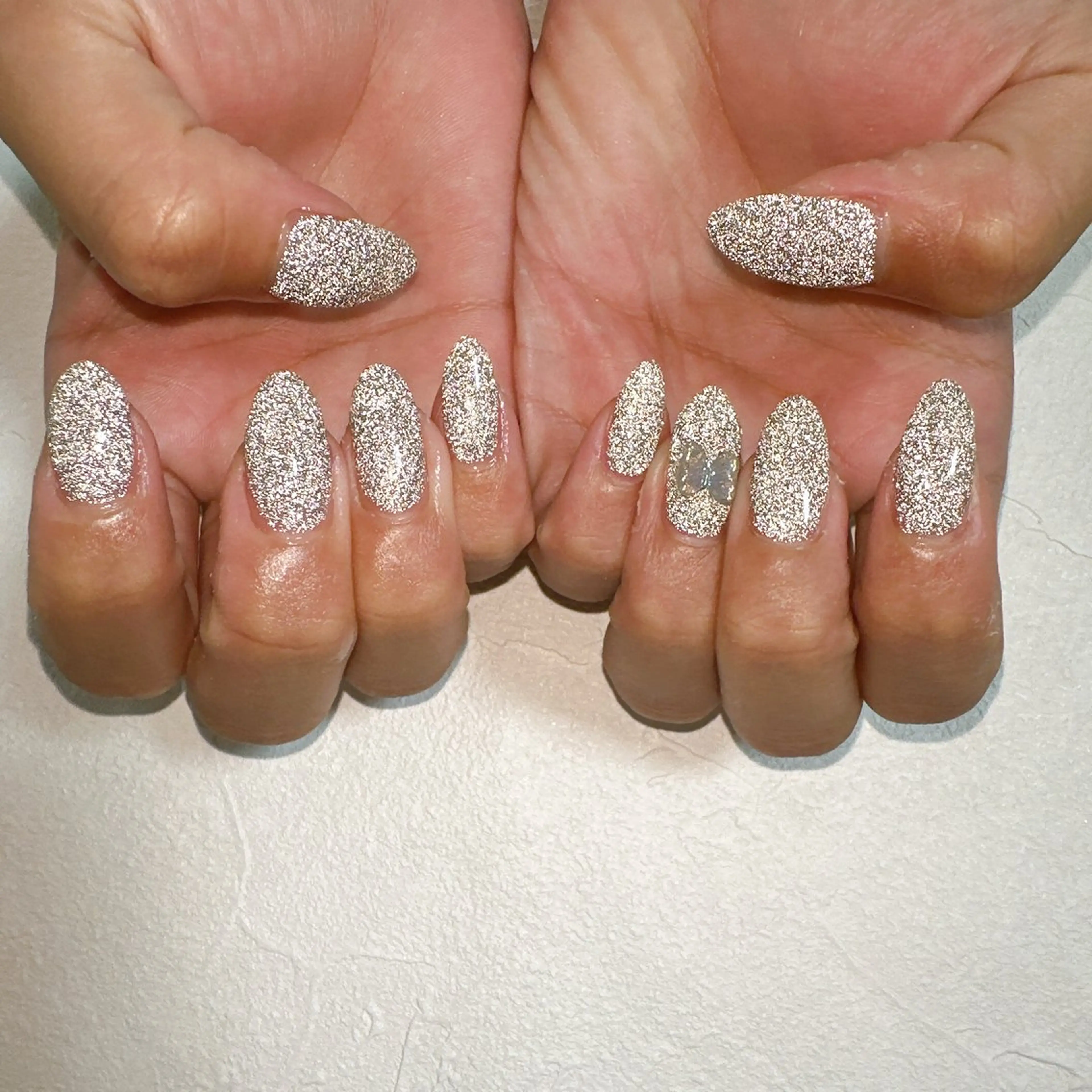 ネイル オーロラネイル フラッシュネイル フットネイル フレンチネイル ジェルネイル mogunail &blowのネイルデザイン