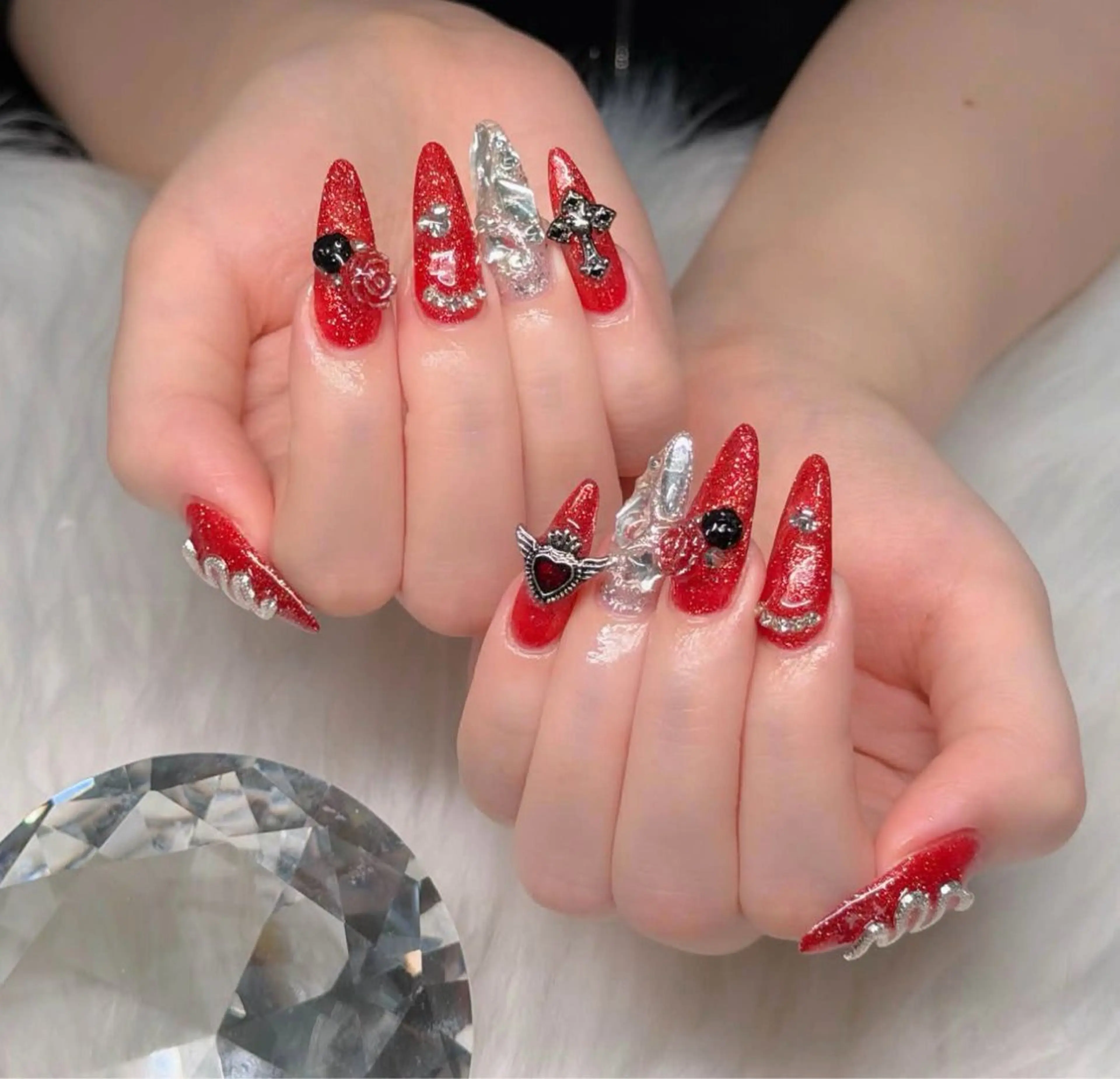 ハンドネイル 波 なみのネイルデザイン