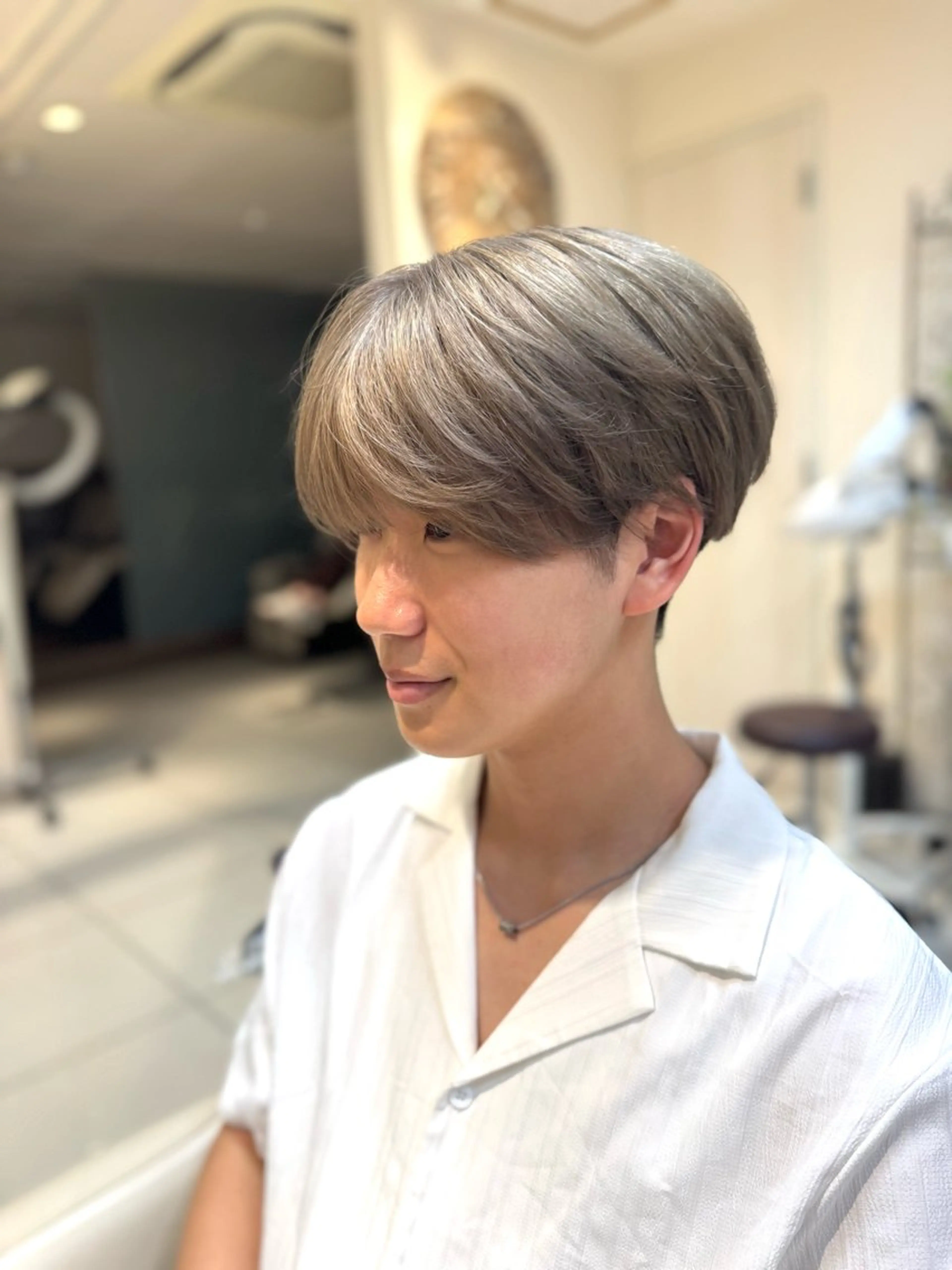 カラー ブリーチ シルバー COA GINZA 成嶋秀晟のヘアスタイル