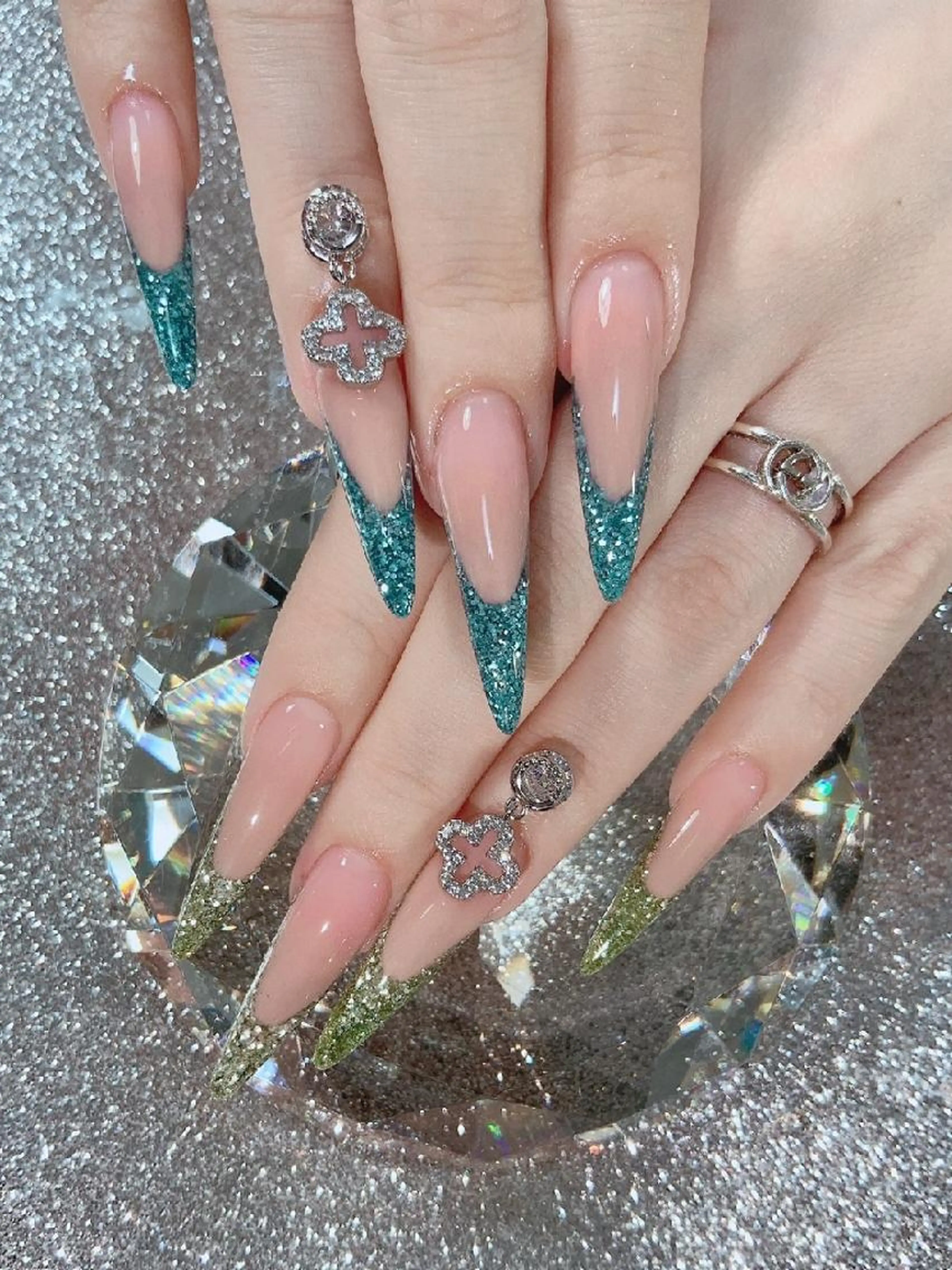 デザインスカルプ両手一本ずつストーンつけ放題💕2時間半コース【1ヶ月以内ご来店で当店オフ代無料】の写真