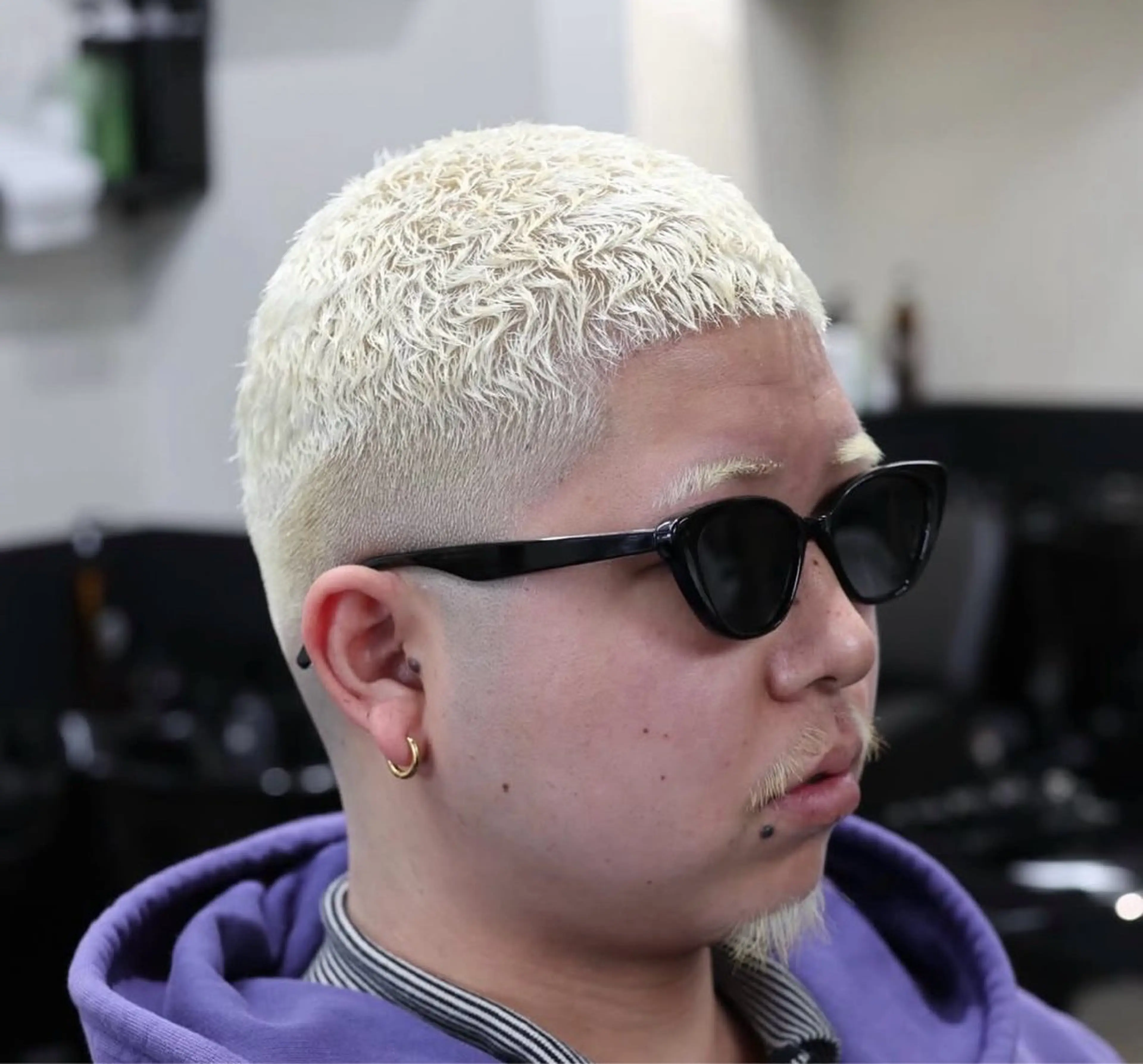 カラー パーマ メンズ メンズブリーチ フェードカット メンズパーマ ブリーチ 断髪刈舞 STAFFのヘアスタイル