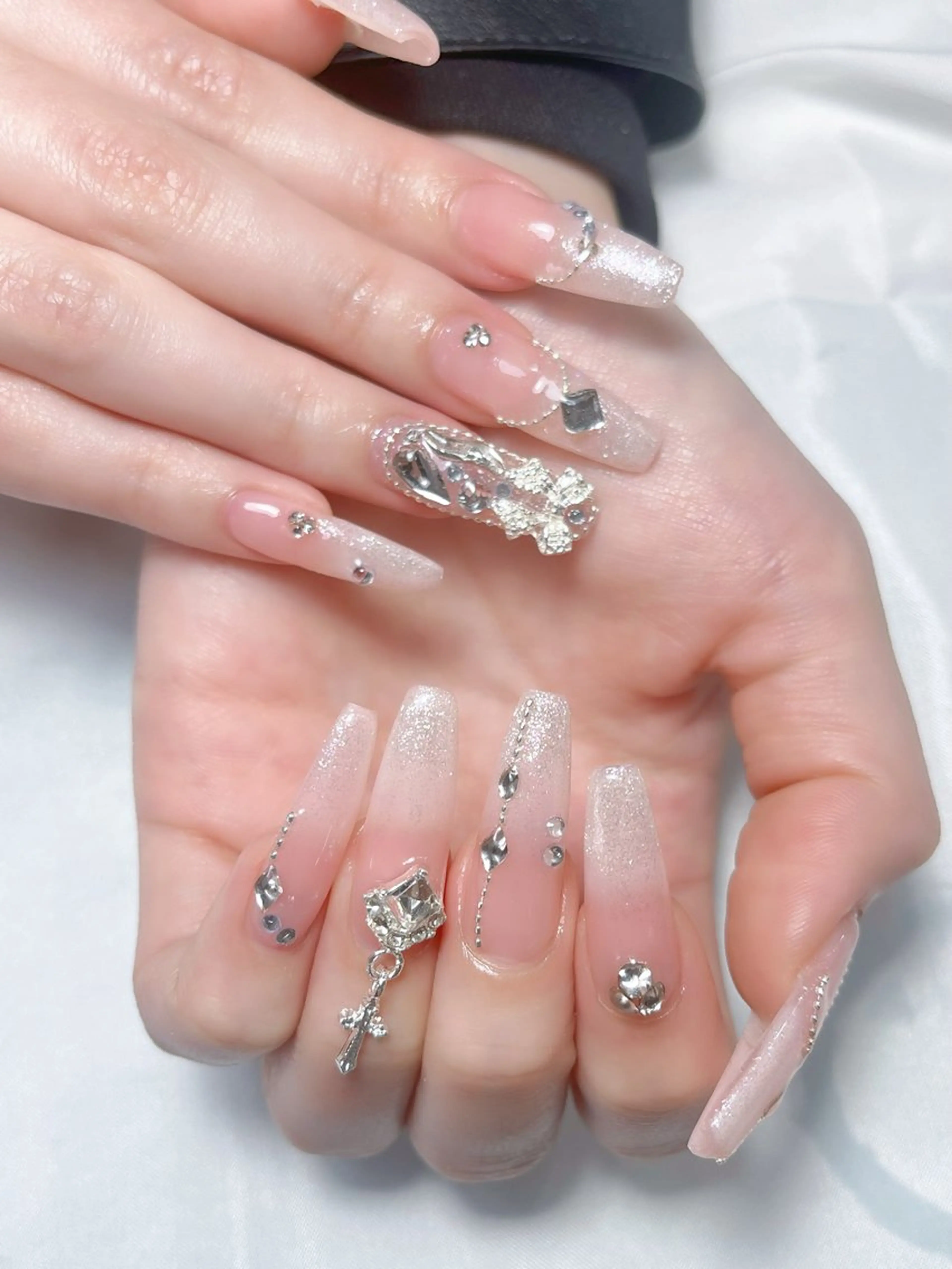 ネイル LEELA NAIL STUDIOのネイルデザイン