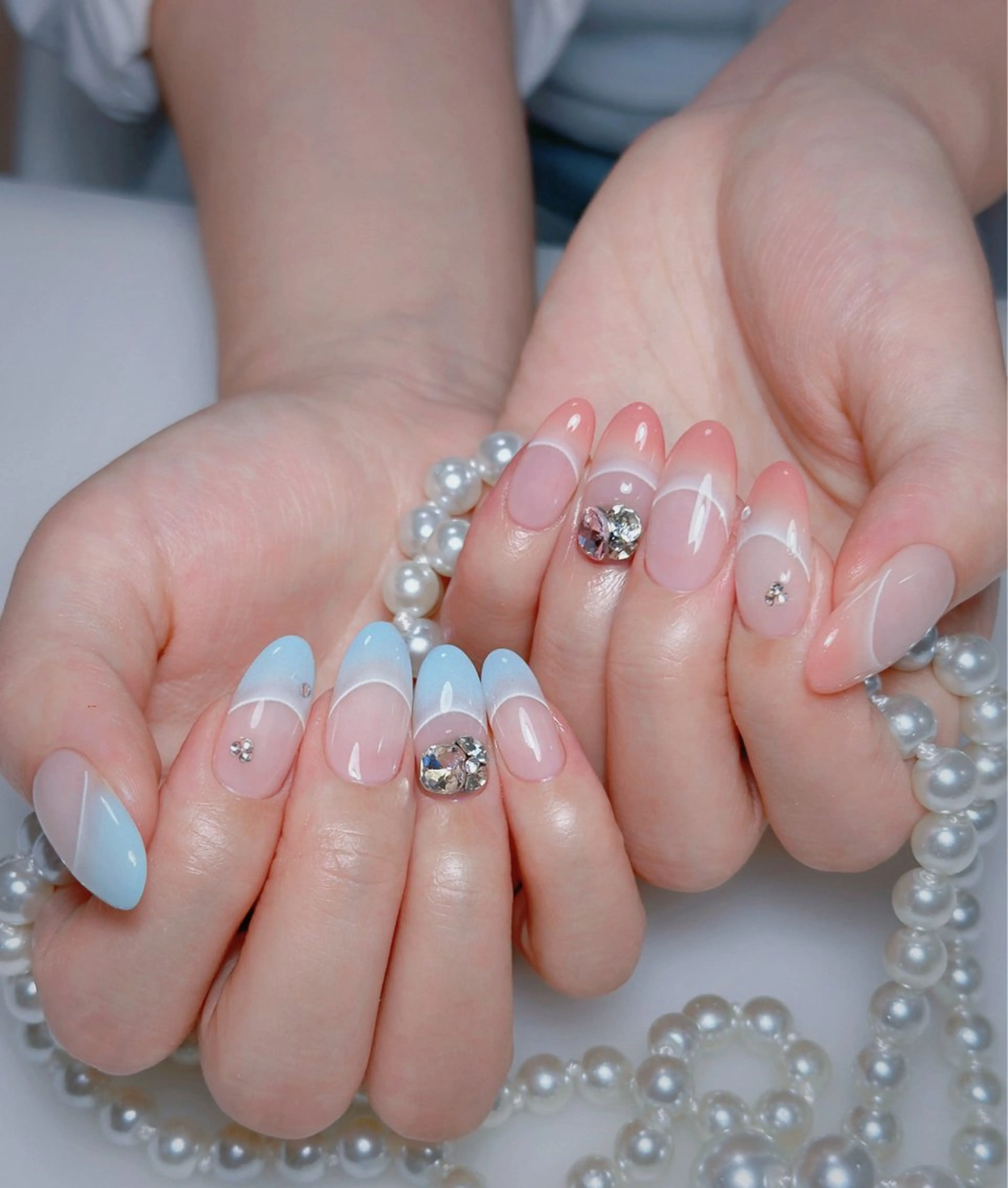 ネイル オーロラネイル 長さ出し フットネイル 韓国ネイル ラメ(グリッター) ハンドネイル 👍thumbs up nail👍のネイルデザイン