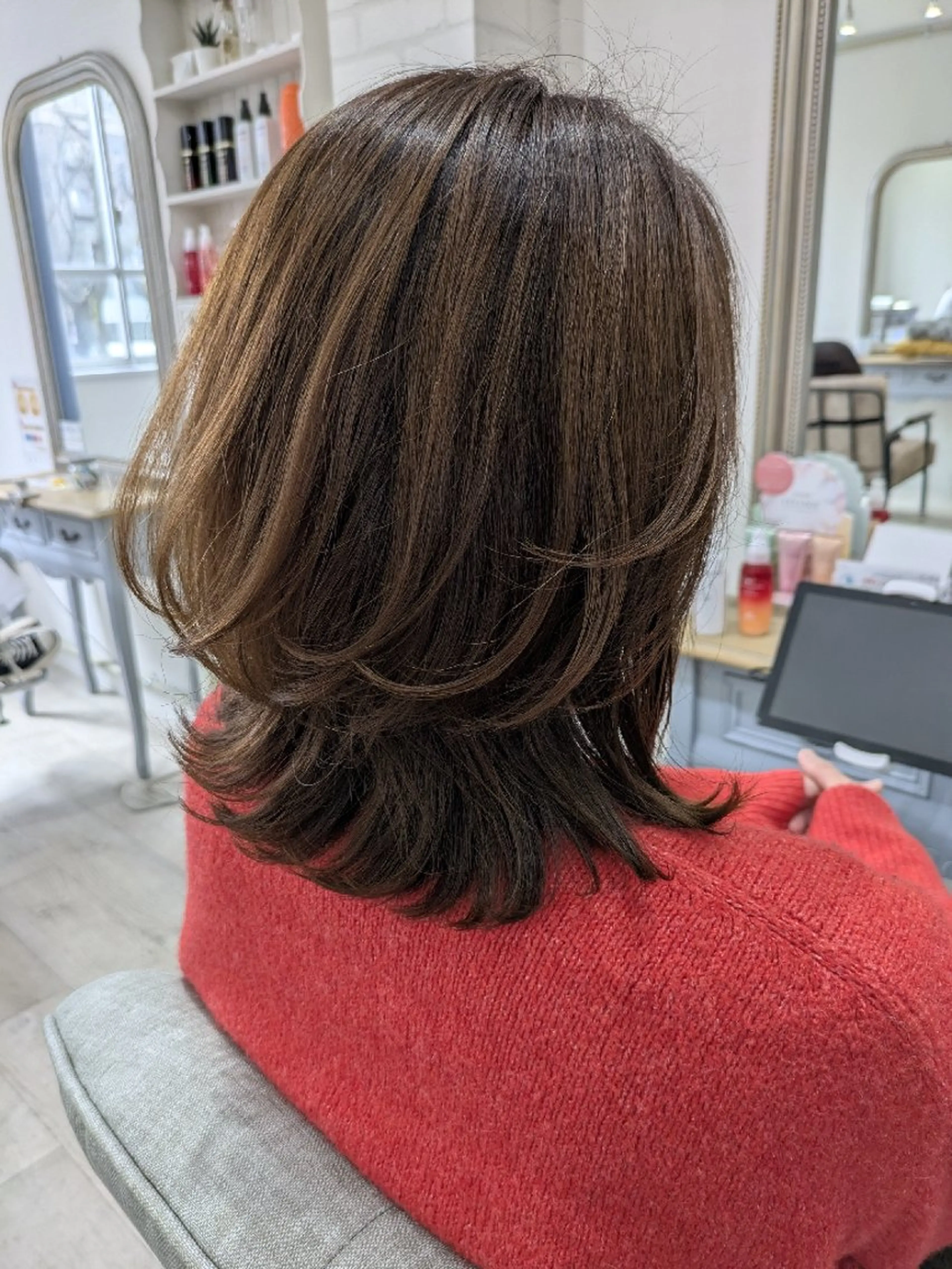 ミディアム ミヤザキ マサユキのヘアスタイル