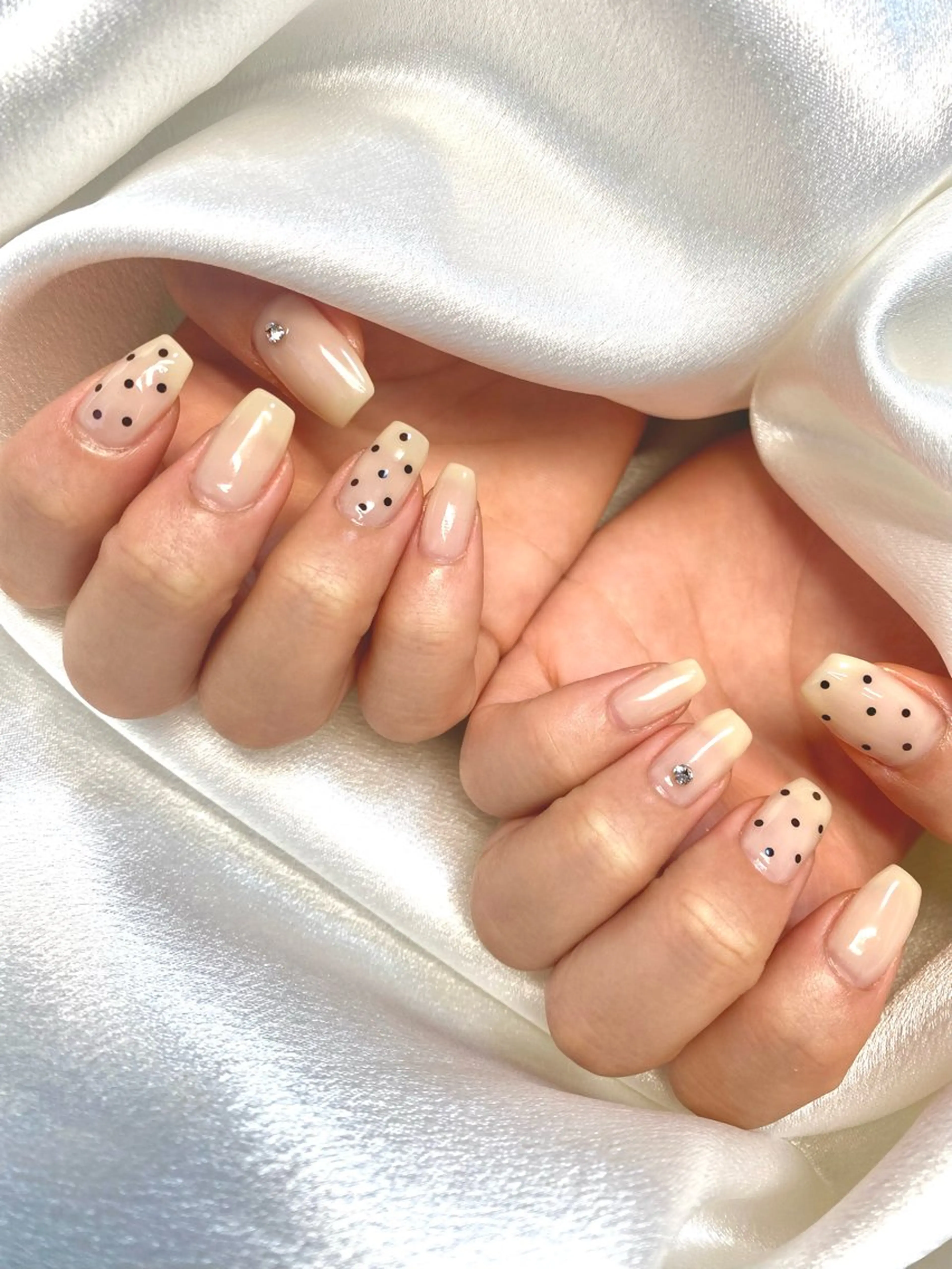 ネイル ドット シンプルネイル ハンドネイル Nail salon BeBeのネイルデザイン
