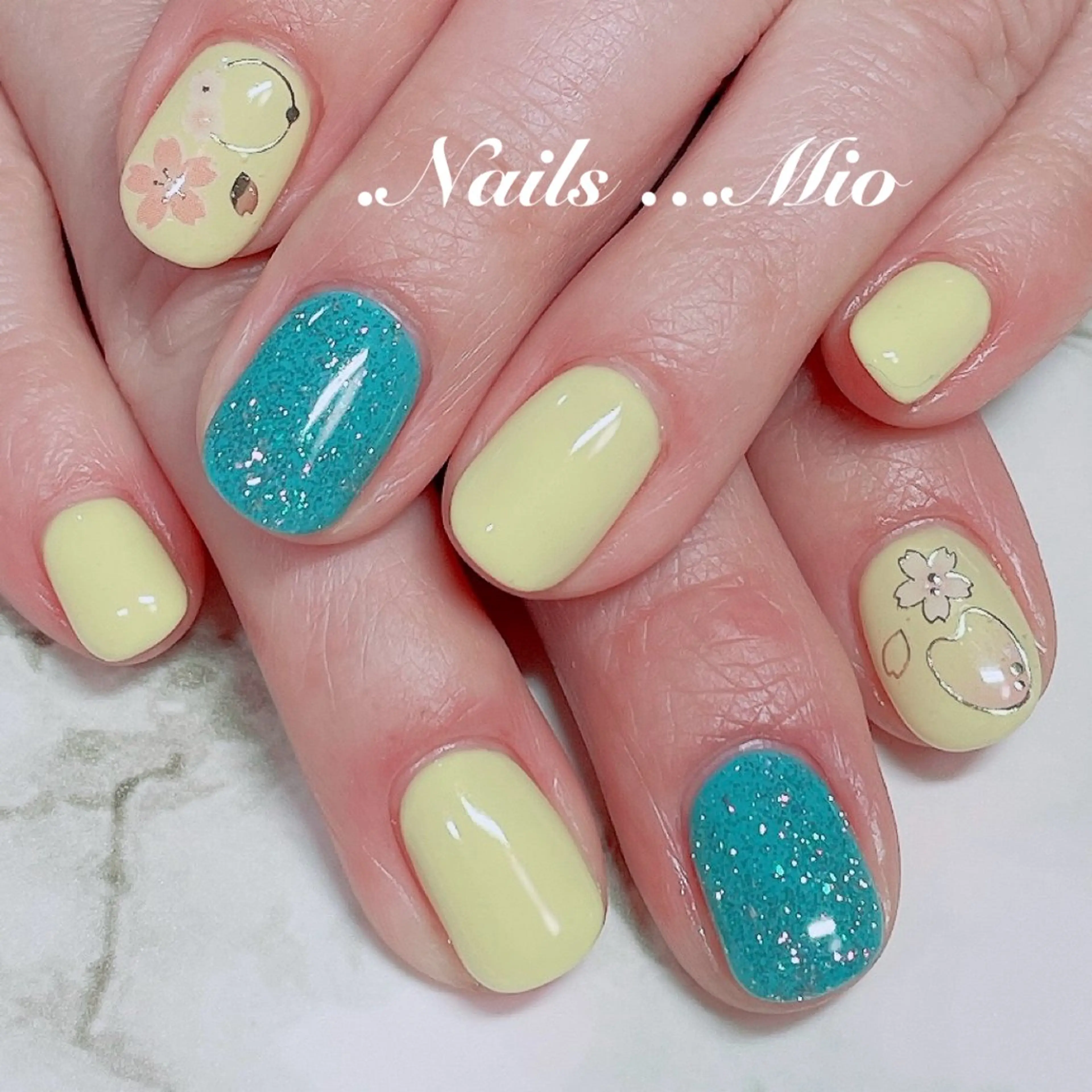 ネイル アートネイル 桜ネイル ジェルネイル ワンカラーネイル 赤色 .Nails Mio 赤羽西ネイルサロンのネイルデザイン