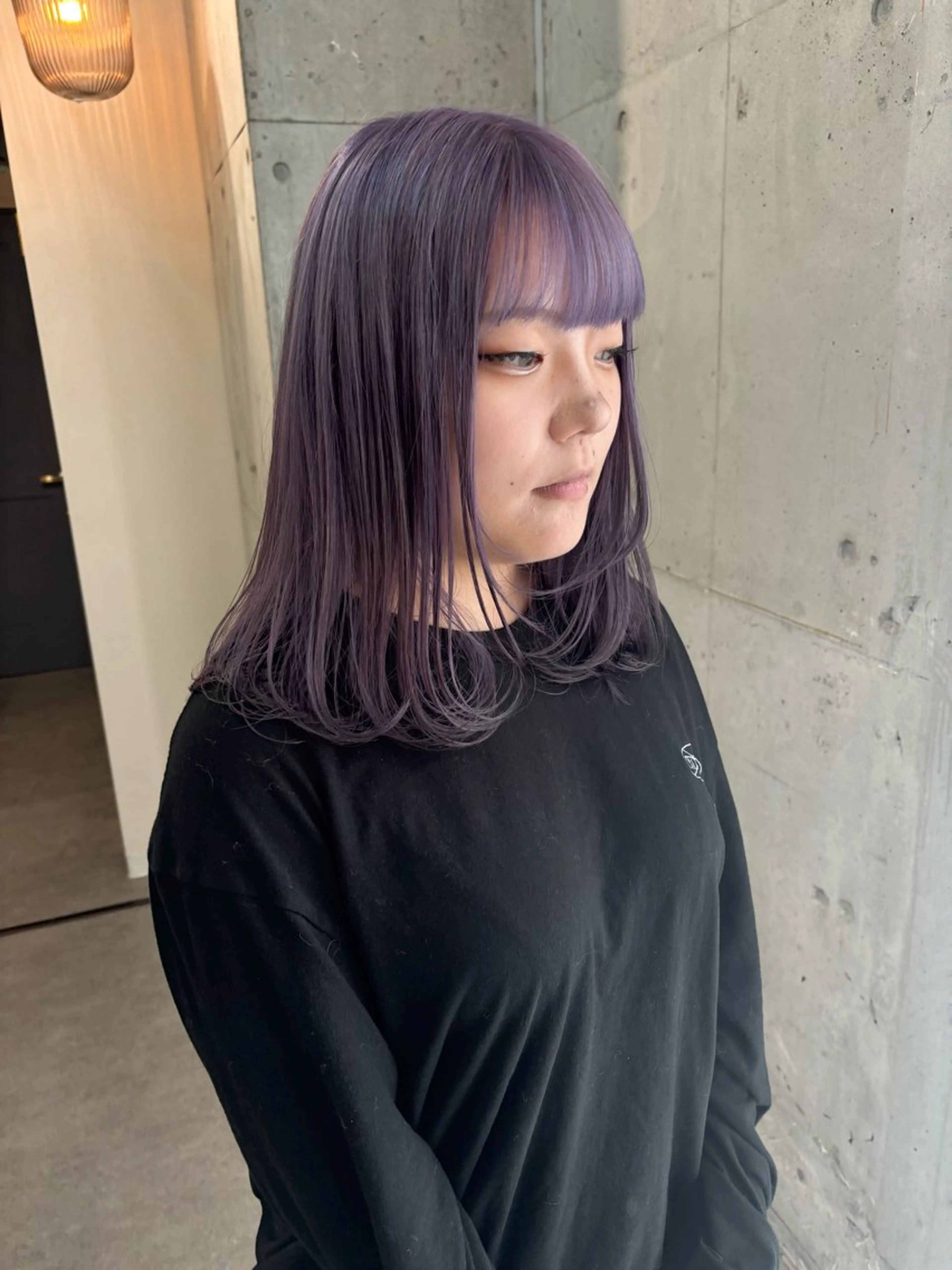 セミロング カラー パープルカラー ヘアカラー SHOTO ハイトー ン/ブロンドカラーのヘアスタイル