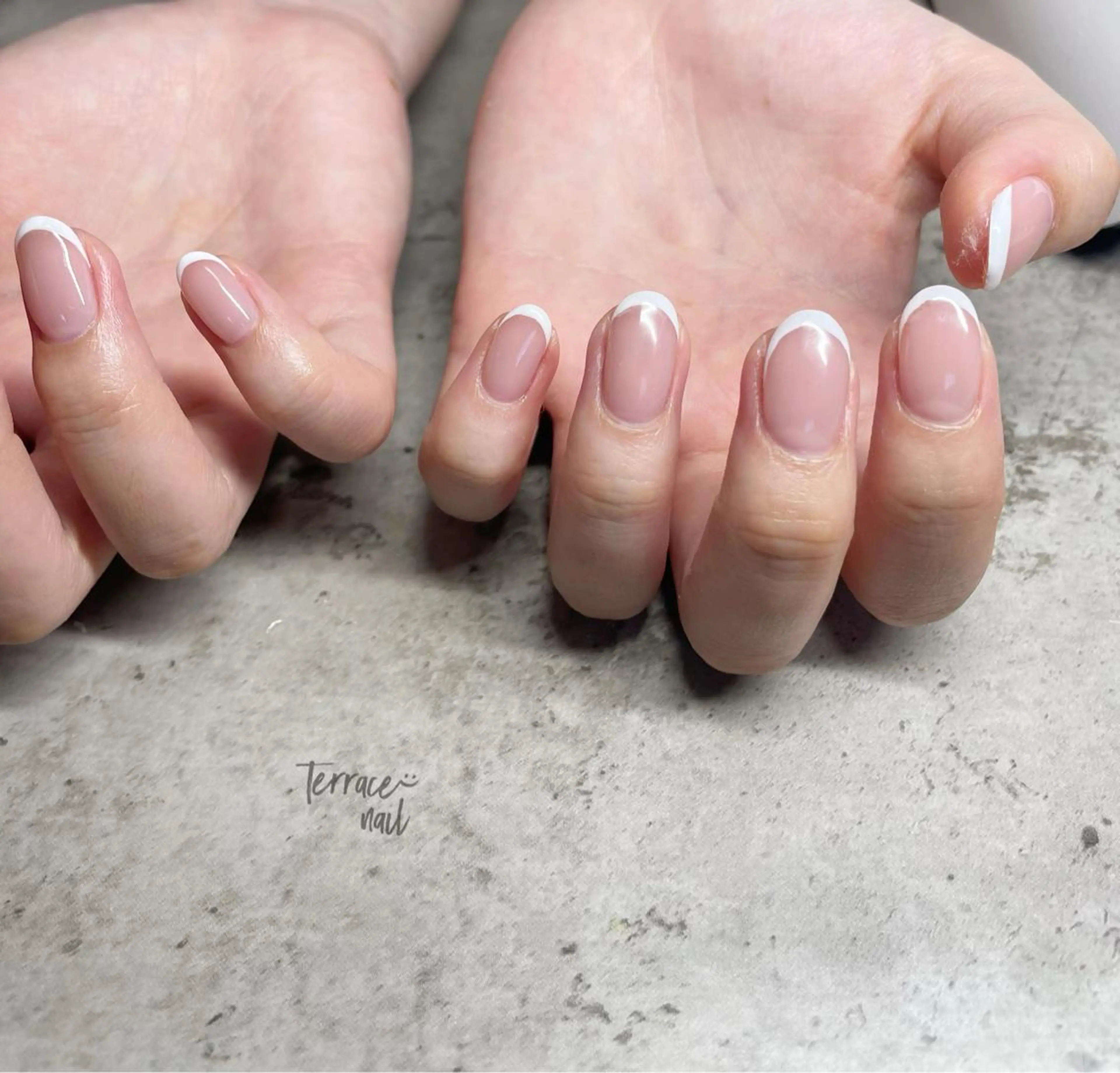 minimo限定♡オフ・ケア込みフレンチネイルの写真