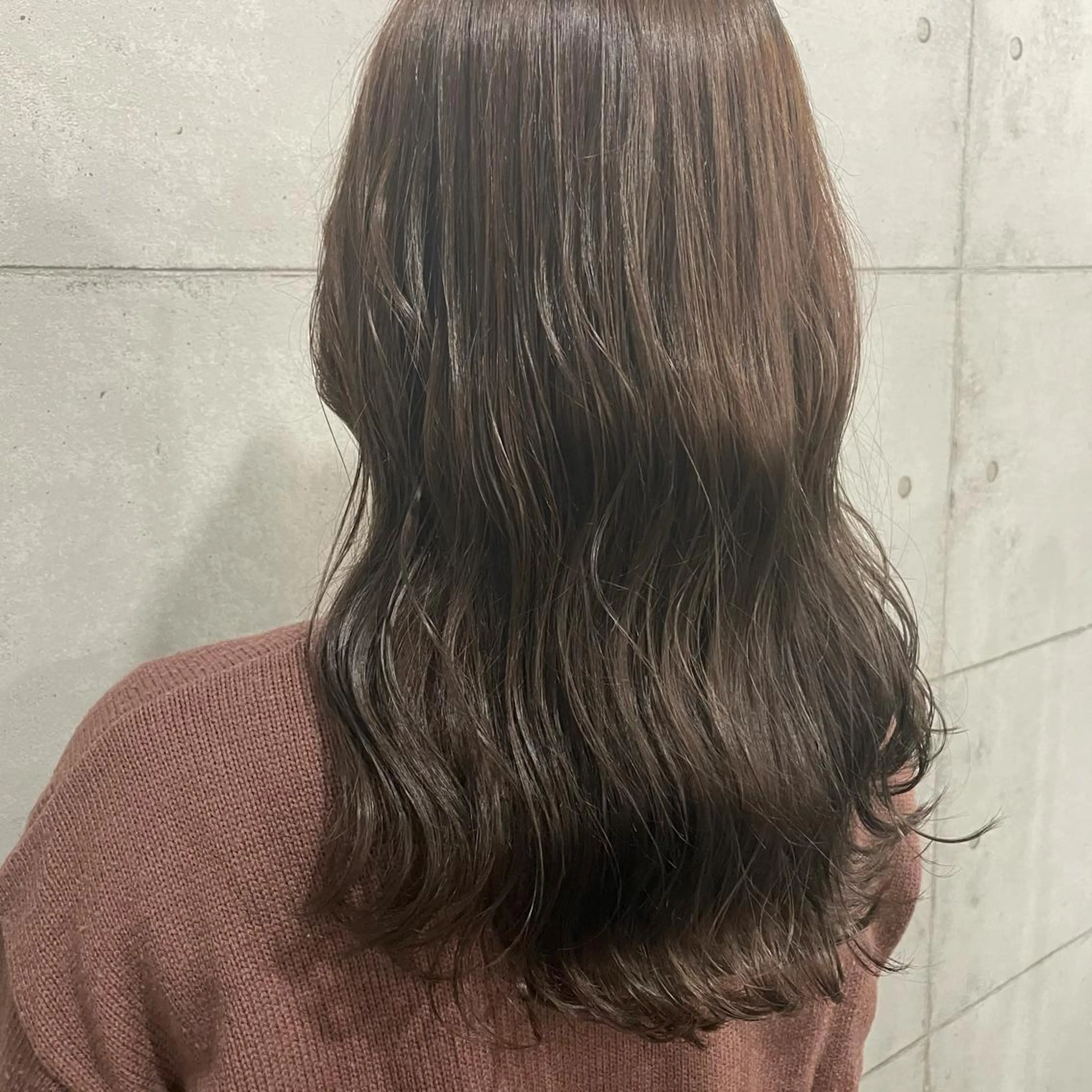 ミディアム カラー パーマ ヘアアレンジ メンズ キッズ ネイル マツエク・マツパ 切りっぱなしヘアボブ ミディアムヘアRYOのヘアスタイル