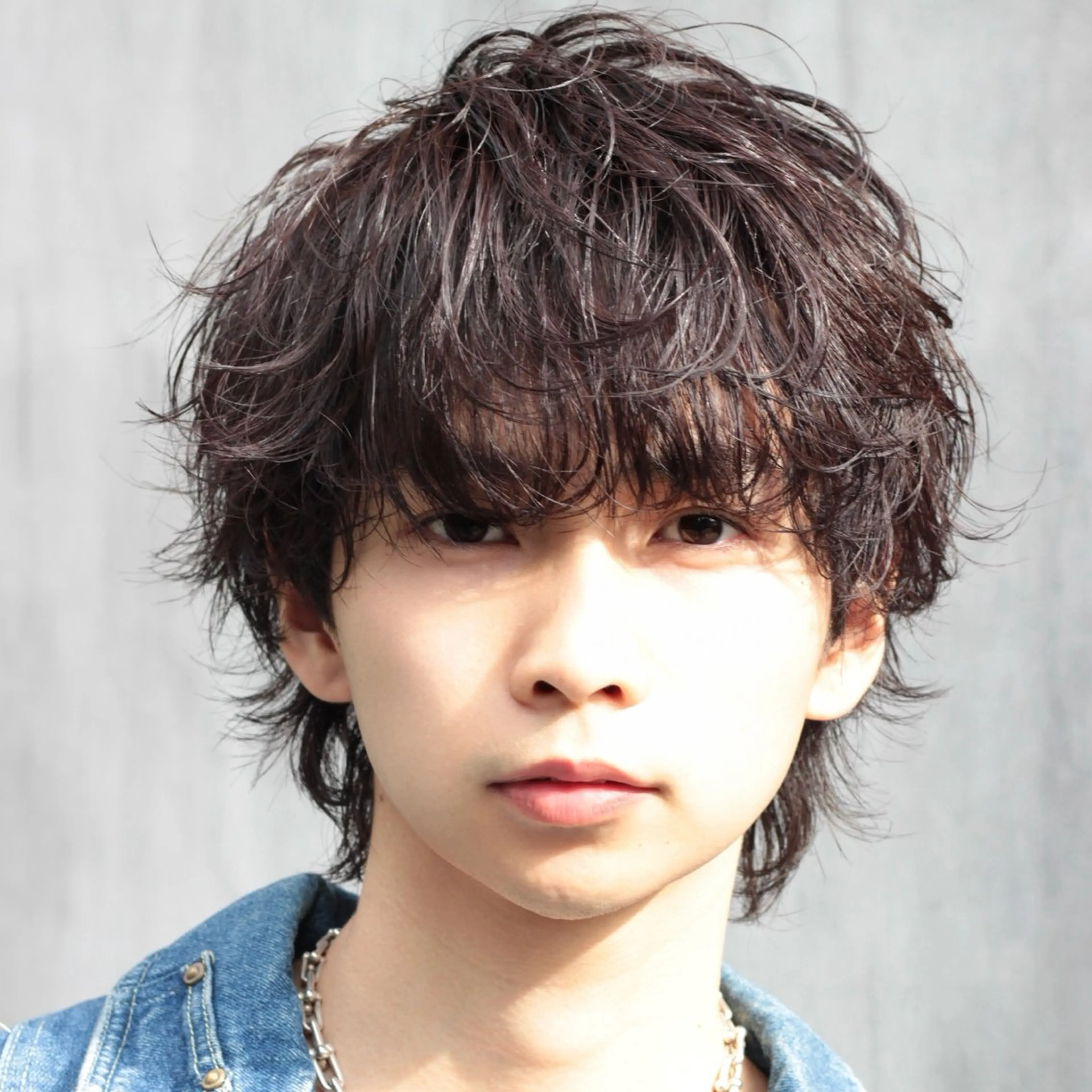 ミディアム パーマ ヘアアレンジ メンズ ミディアムパーマ センターパート フェザーパーマ メンズパーマ ニュアンスパーマ カット パーマ 💥社会人パーマ 小林 海斗💥のヘアスタイル