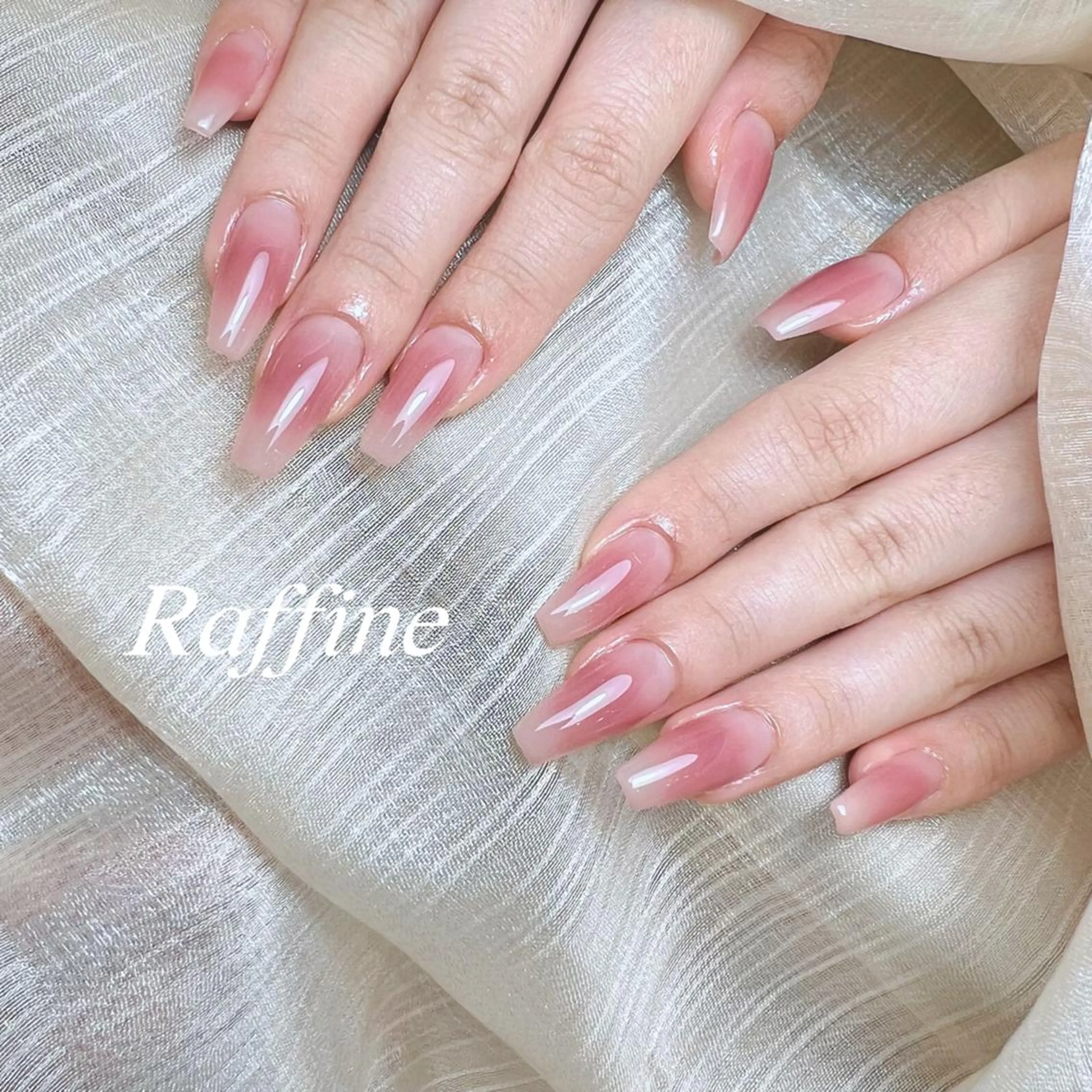 ネイル ハンドネイル RAFFINE haru🦋🩵のネイルデザイン