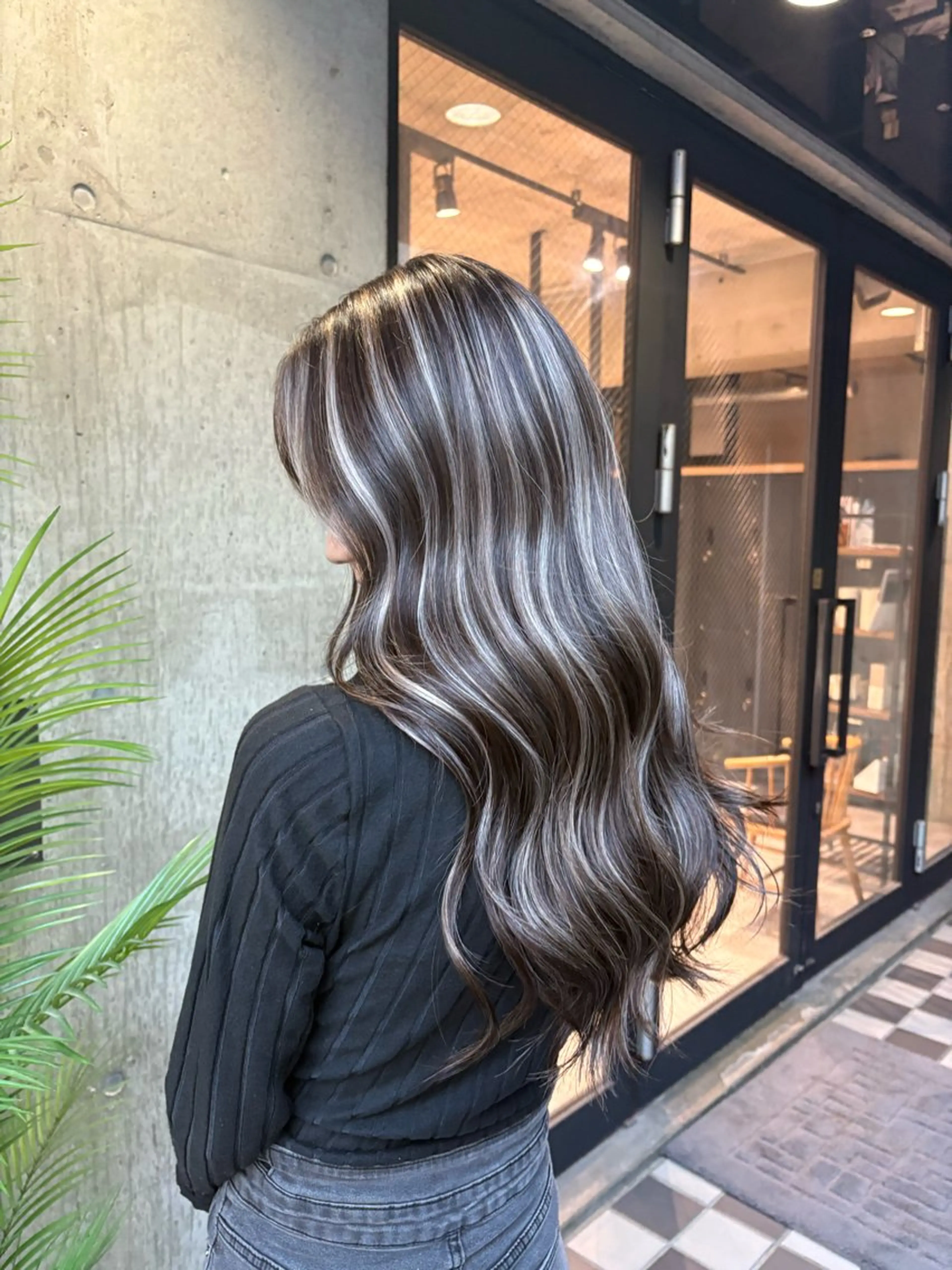 ロング カラー ヘアカラー KAEDE🌺Wカ ラー/ホワイトカラーのヘアスタイル
