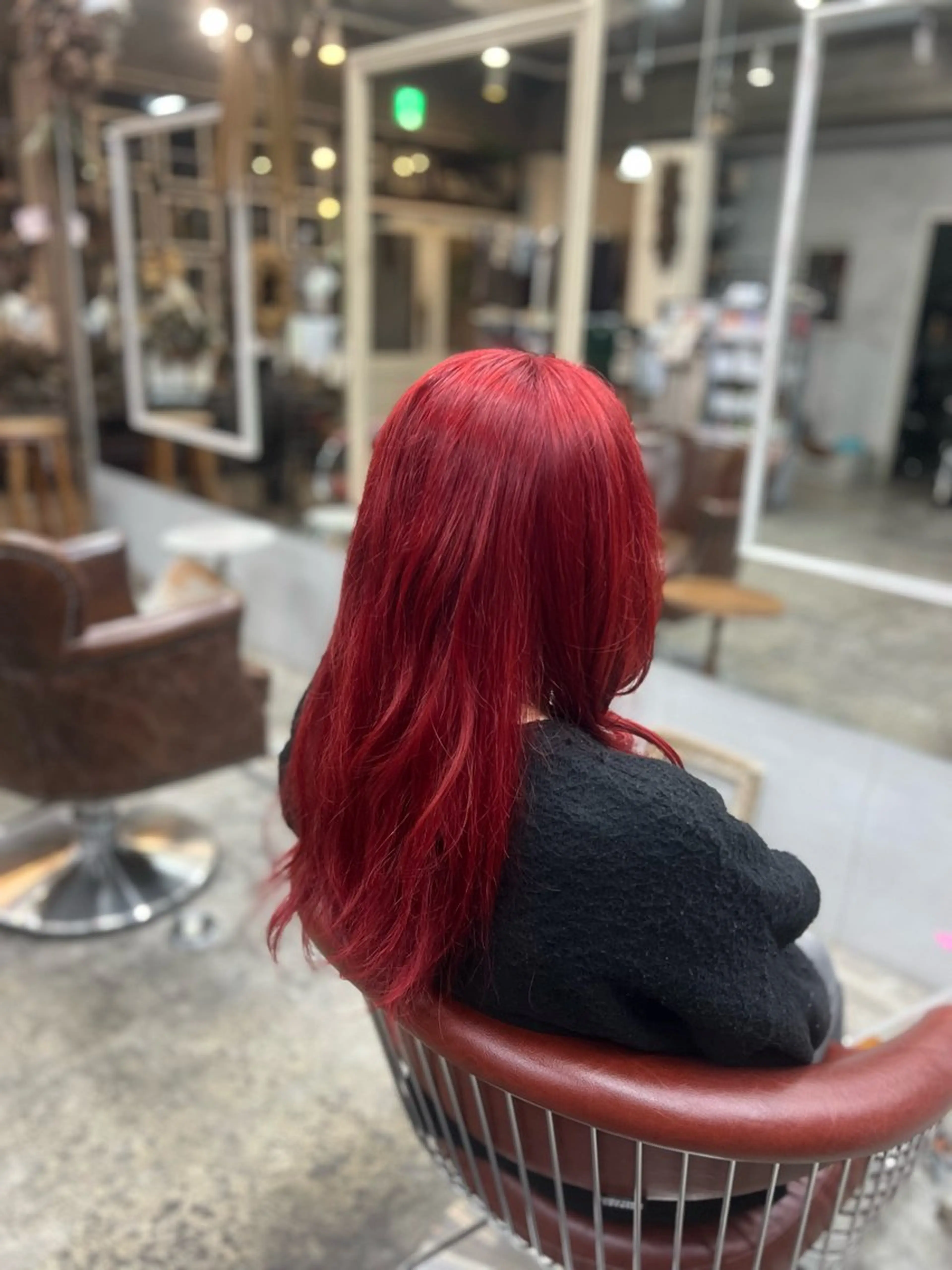 ロング カラー レッドカラー ヘアカラー 等々力 唯奈のヘアスタイル