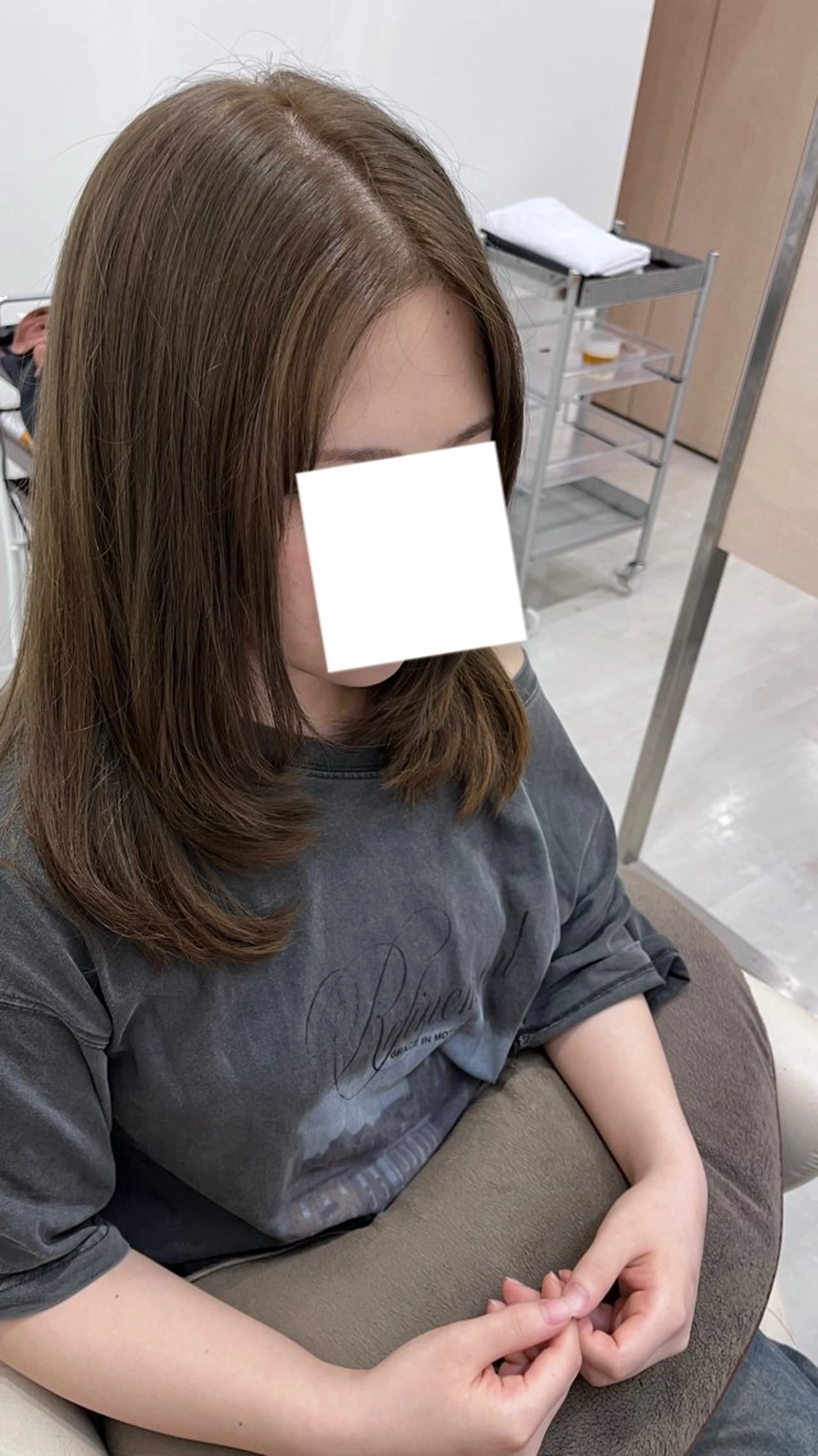 ミディアム 【アドラーブル】反町 萌のヘアスタイル