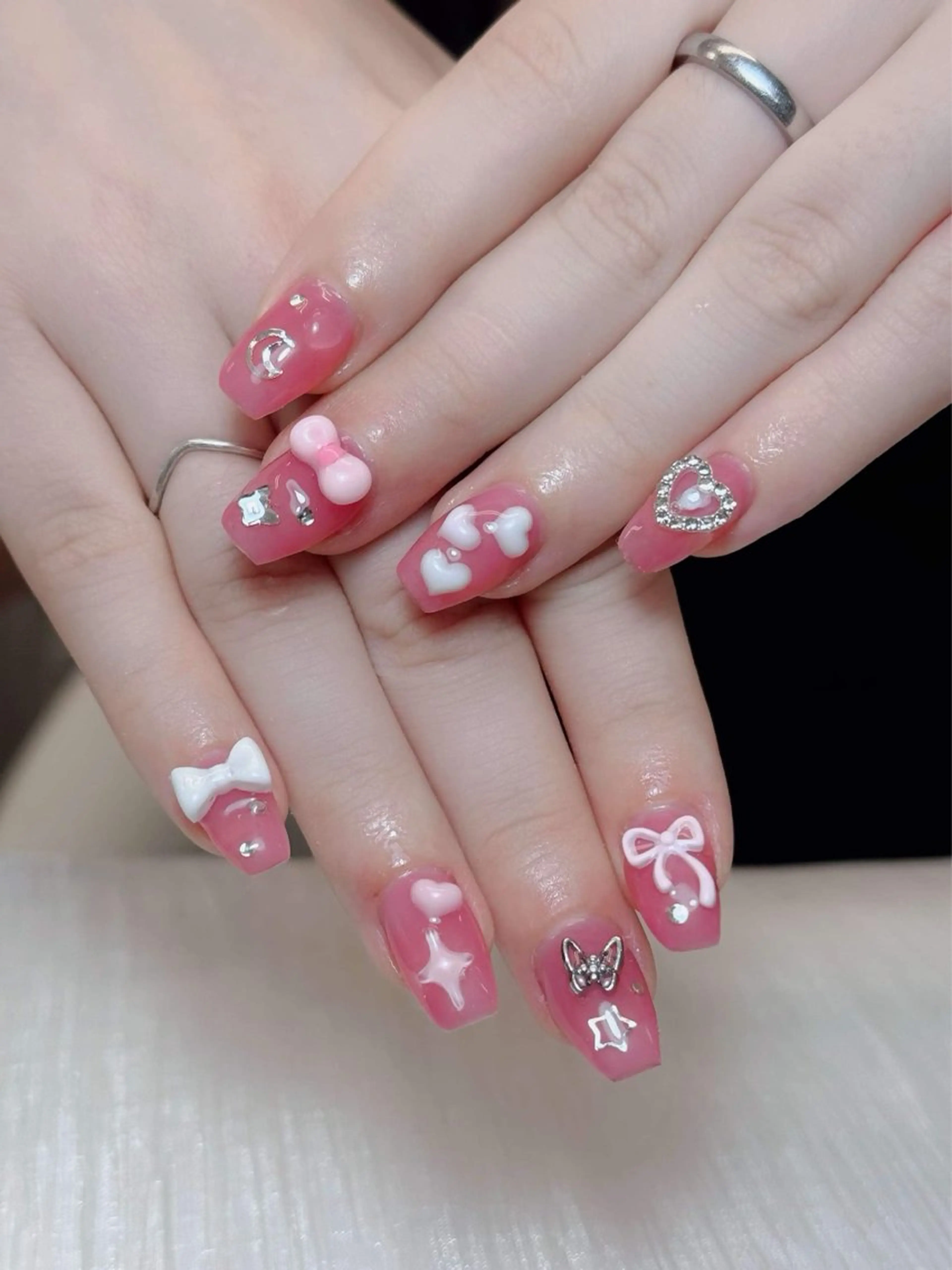 ネイル アートネイル オーロラネイル チークネイル 長さ出し フットネイル ハンドネイル Anh 歌舞伎町のネイルデザイン