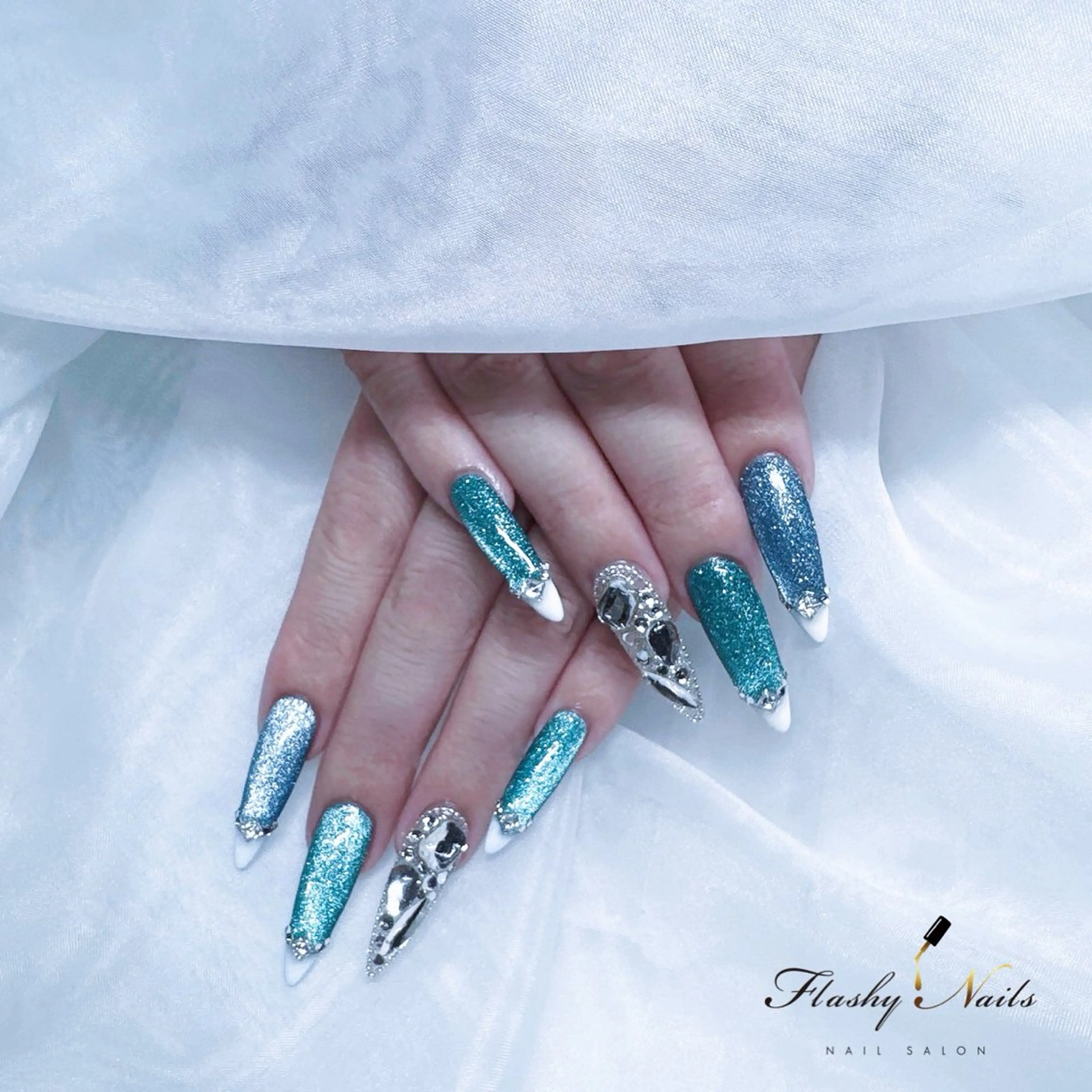 ネイル アートネイル 長さ出し Flashy Nailsのネイルデザイン