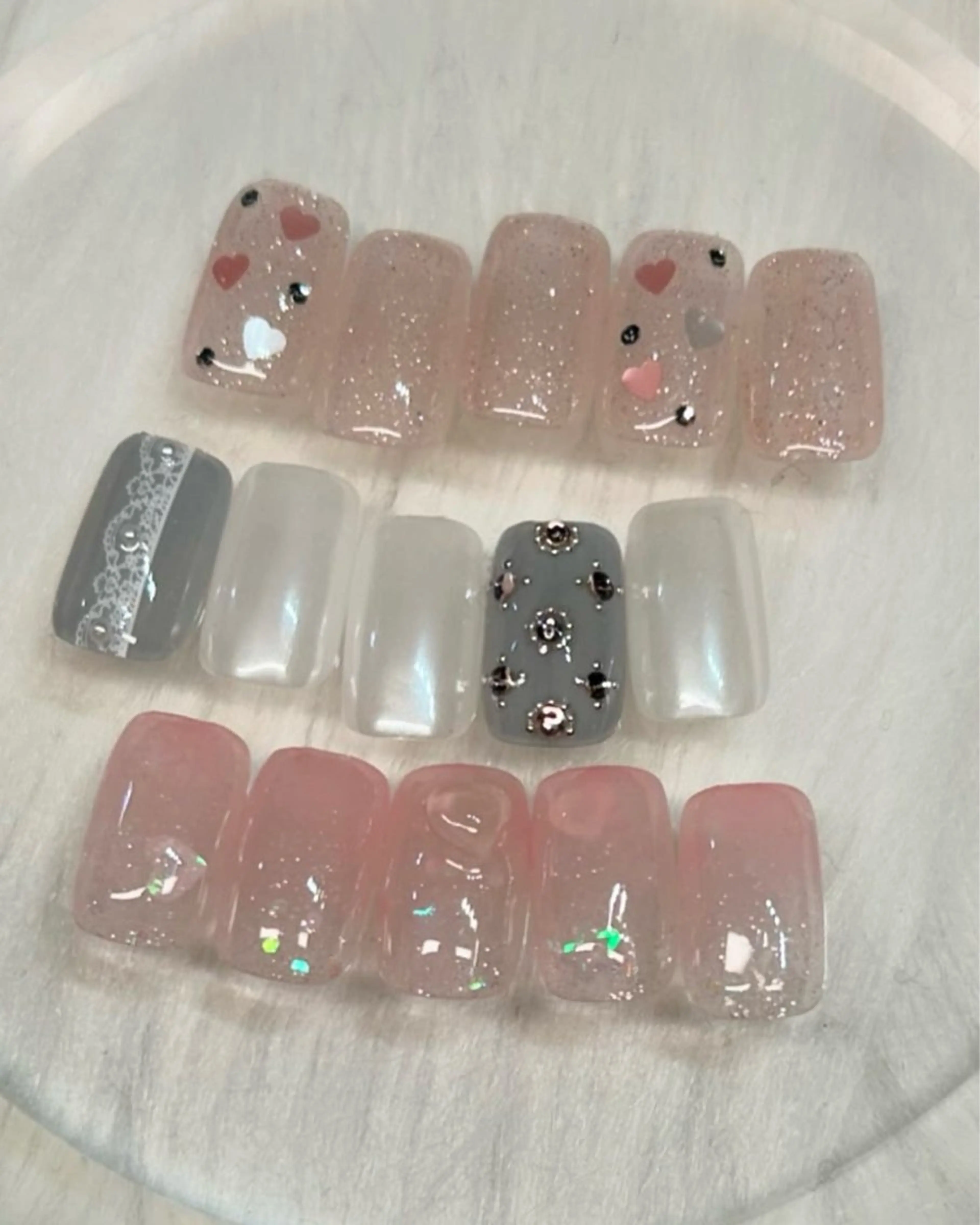 ネイル オーロラネイル ブルー フレンチネイル ガーリー グラデーション ハンドネイル ハンドケア lyly.nail所属・lylynail YUUKAのネイルデザイン