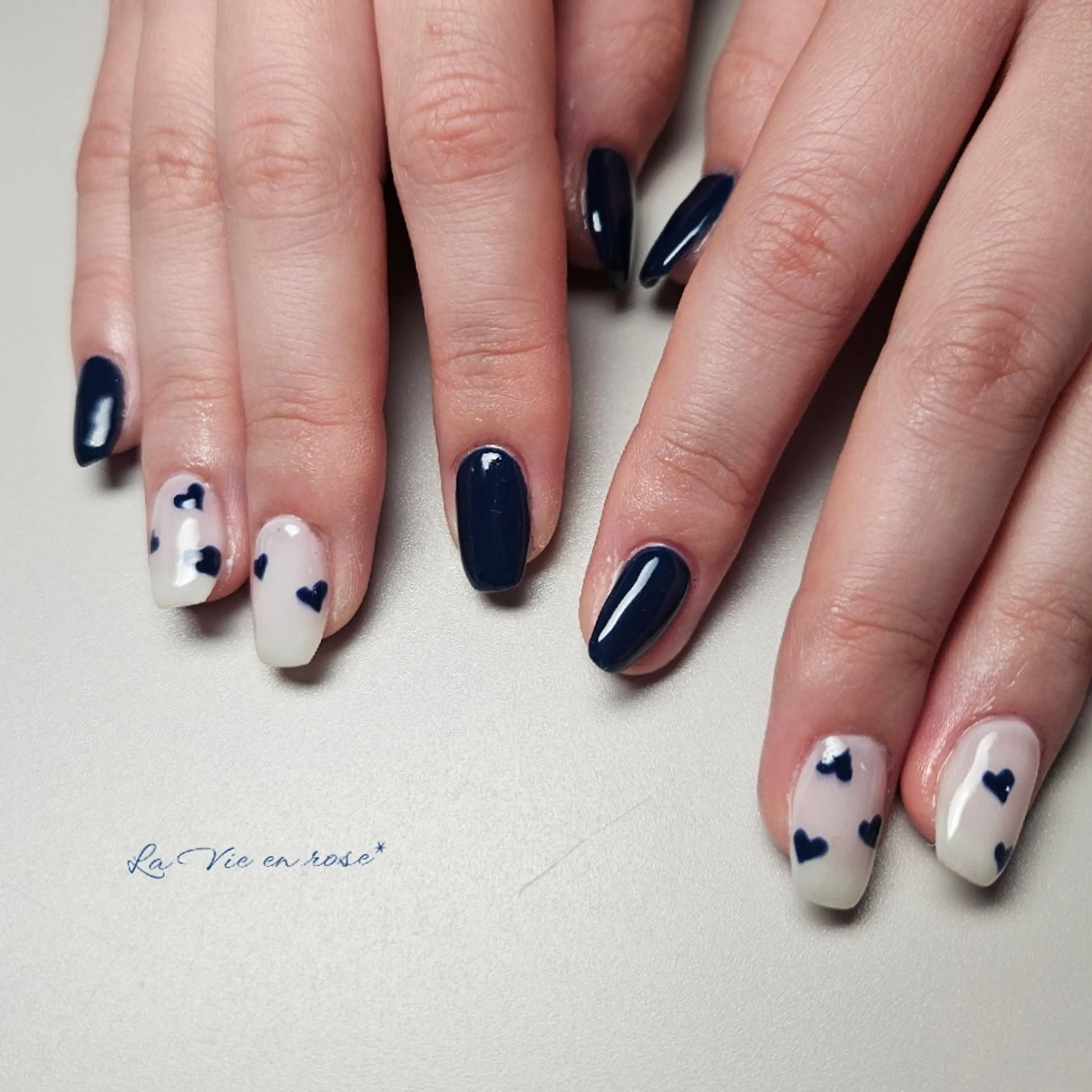 ネイル ネイビー ラヴィアン ローズのネイルデザイン