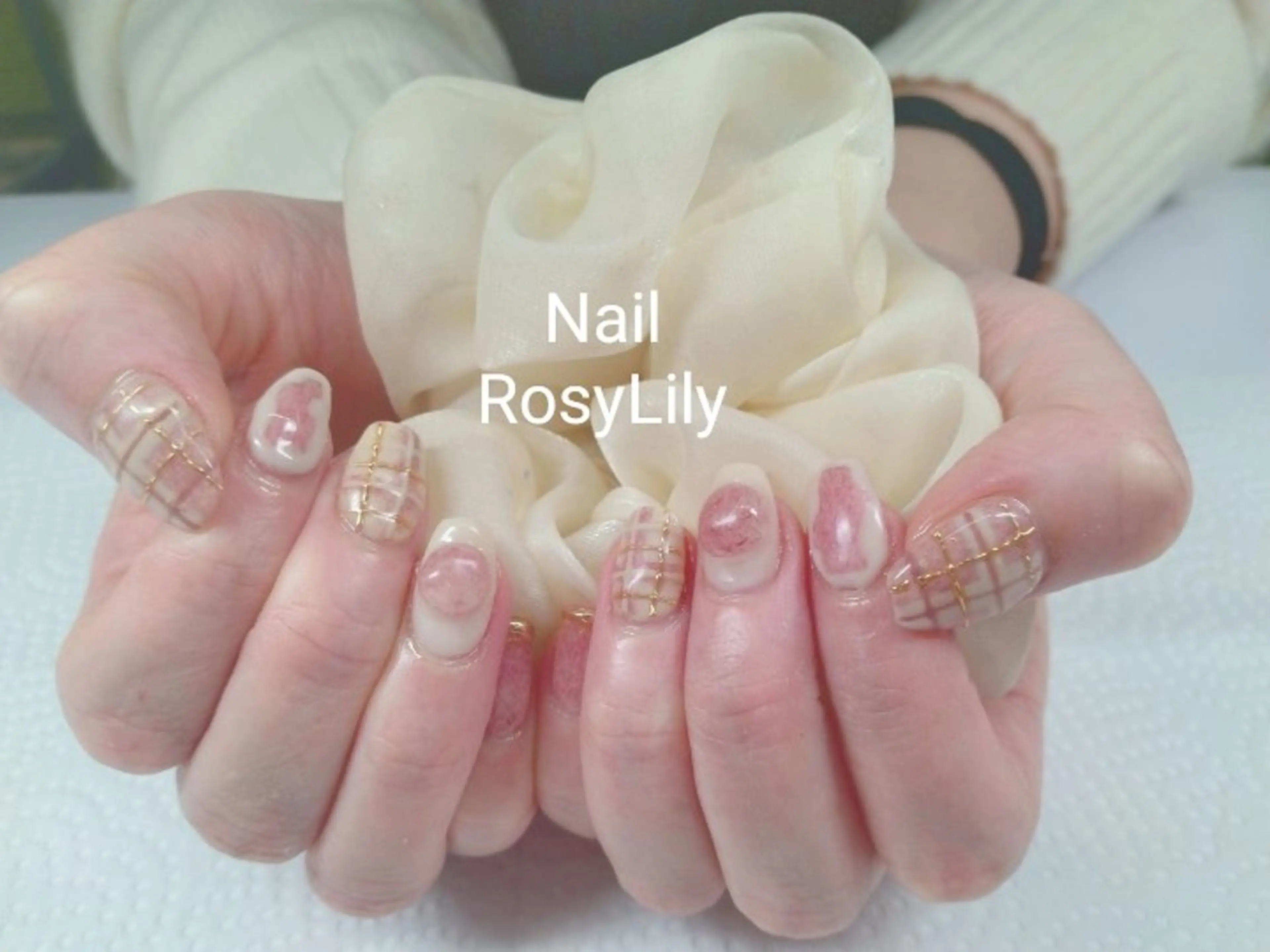 ネイル ミラーネイル 持ち込み ピンク ハンドネイル ハンドケア プライベートサロン Rosy Lilyのネイルデザイン