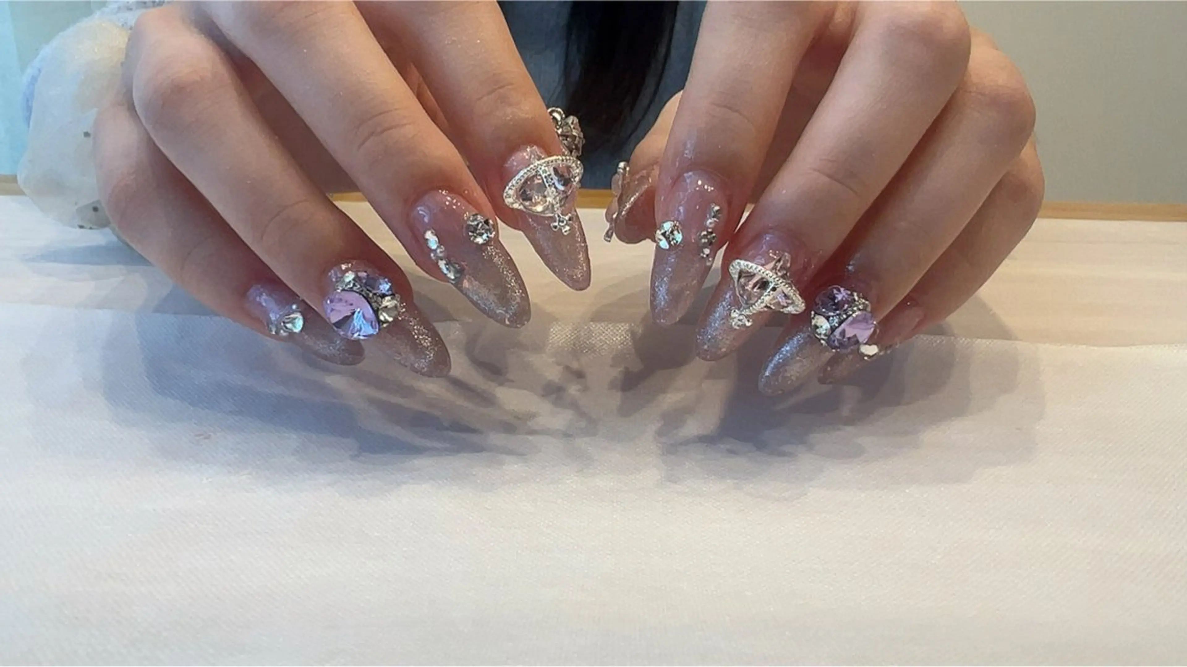 ネイル マグネットネイル ネイルチップ ハンドネイル 南田 リジュンのネイルデザイン