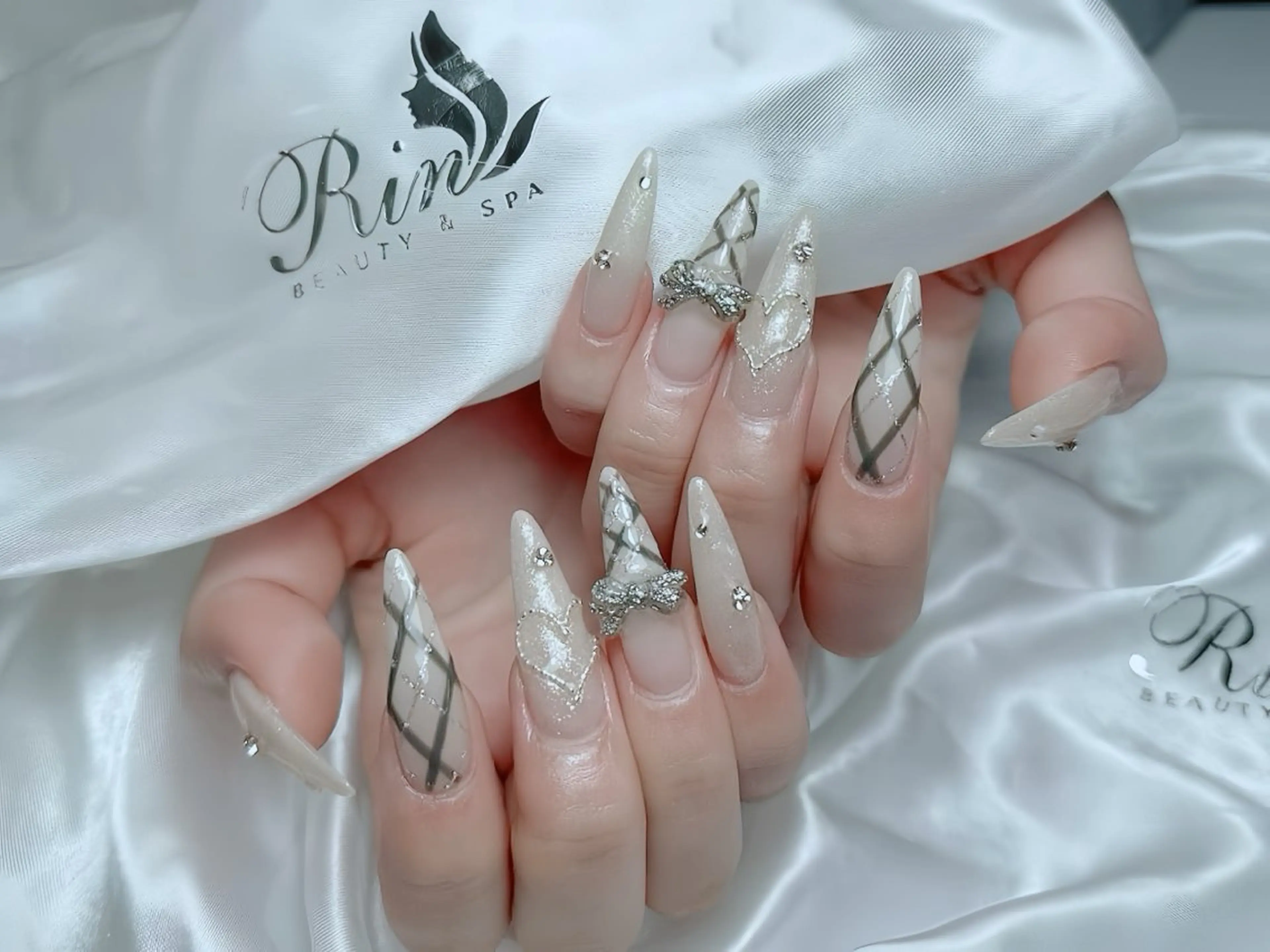ネイル チークネイル フラッシュネイル フラワーネイル フットネイル ジェルネイル ハンドネイル Rin Nail Shinokuboのネイルデザイン