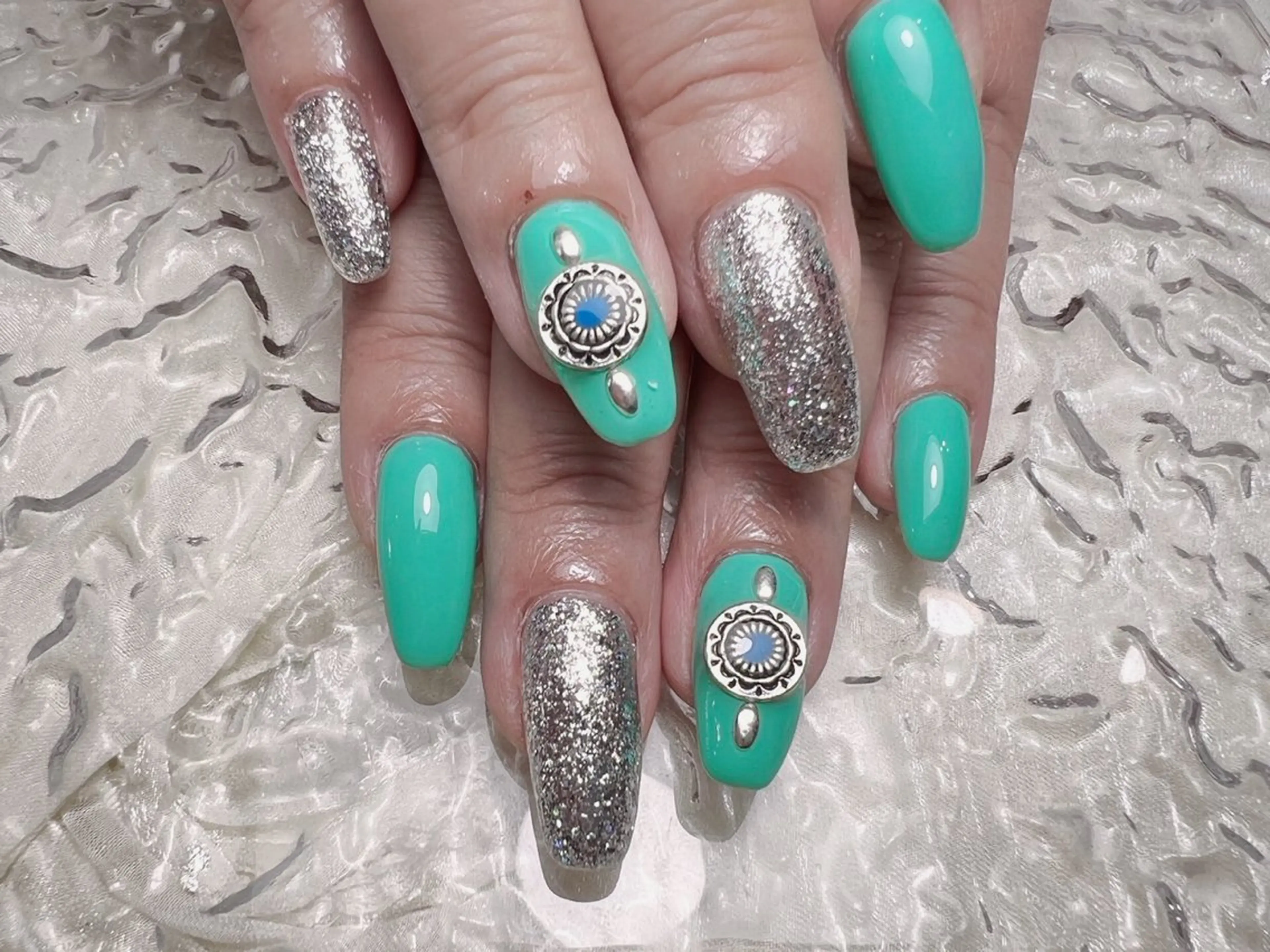 ネイル ハンドネイル マジック ミラーのネイルデザイン