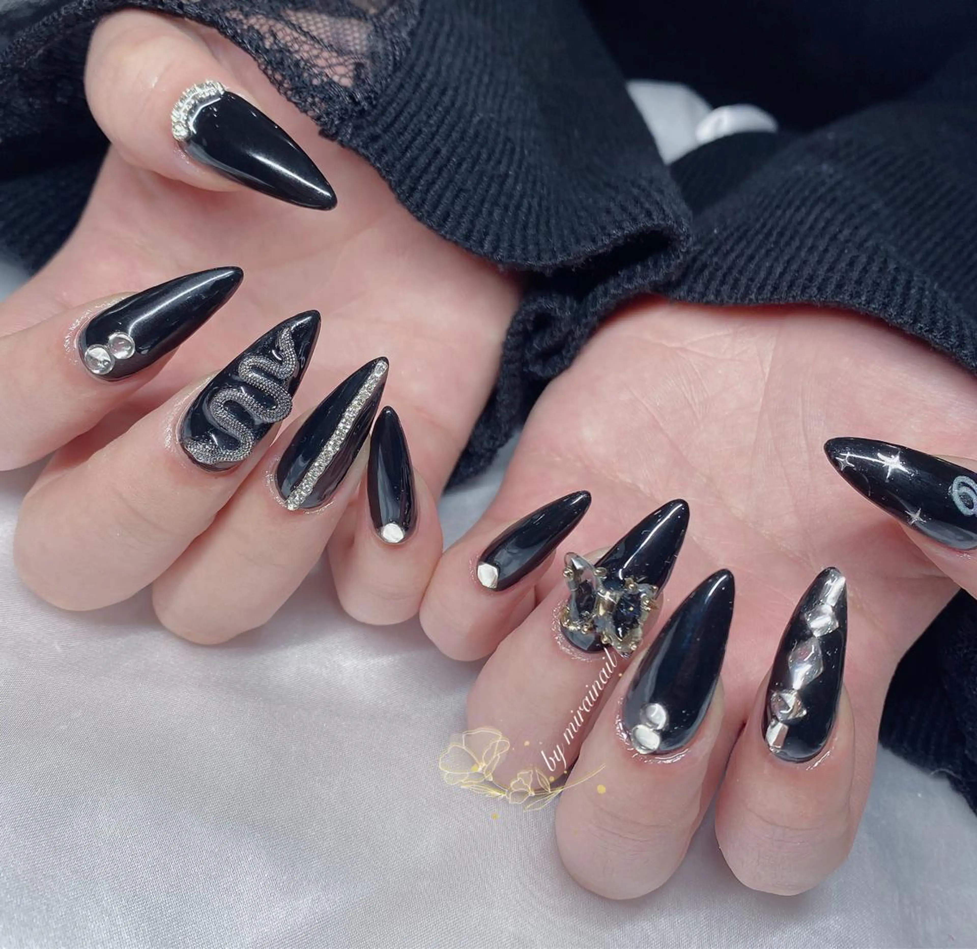 ネイル ネイルサロン 9Carats神田のネイルデザイン