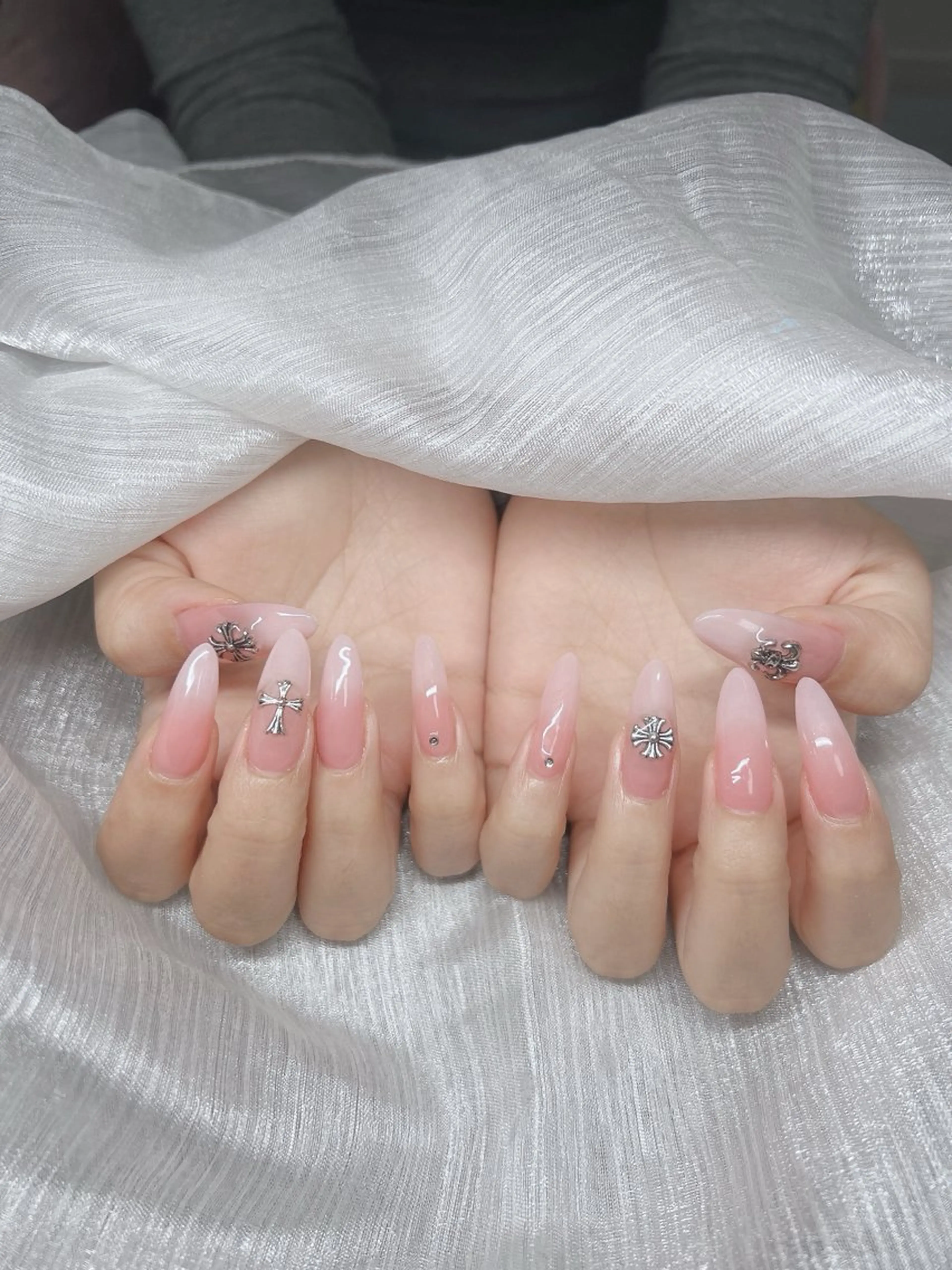 ネイル オーロラネイル チークネイル 長さ出し フットネイル フレンチネイル ハンドネイル Lee Nails チップ長さだし専門店のネイルデザイン