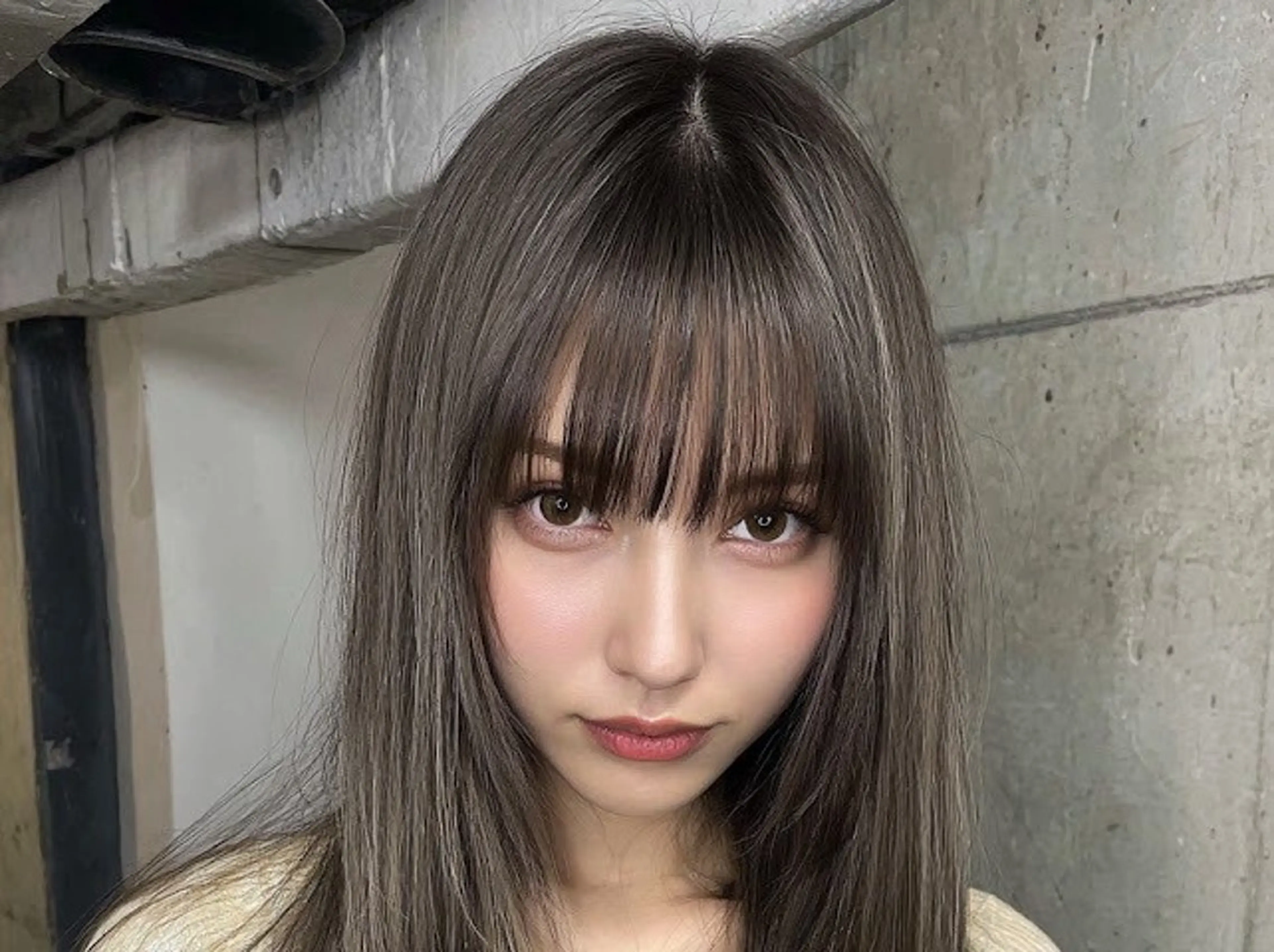 ロング タカノ アツコのヘアスタイル