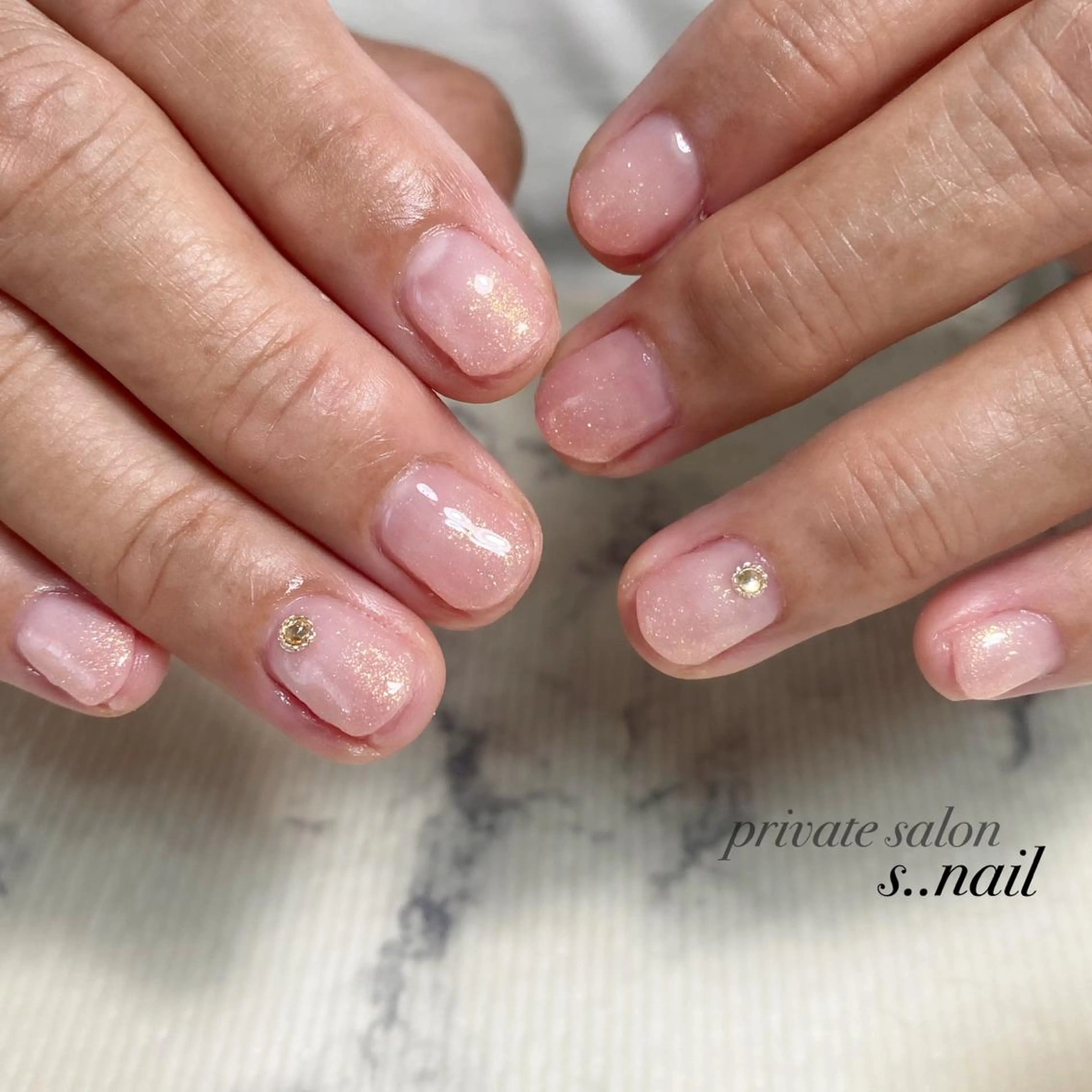 ネイル オーロラネイル ラメ(グリッター) ハンドネイル フットネイル s..nail / MORITAのネイルデザイン