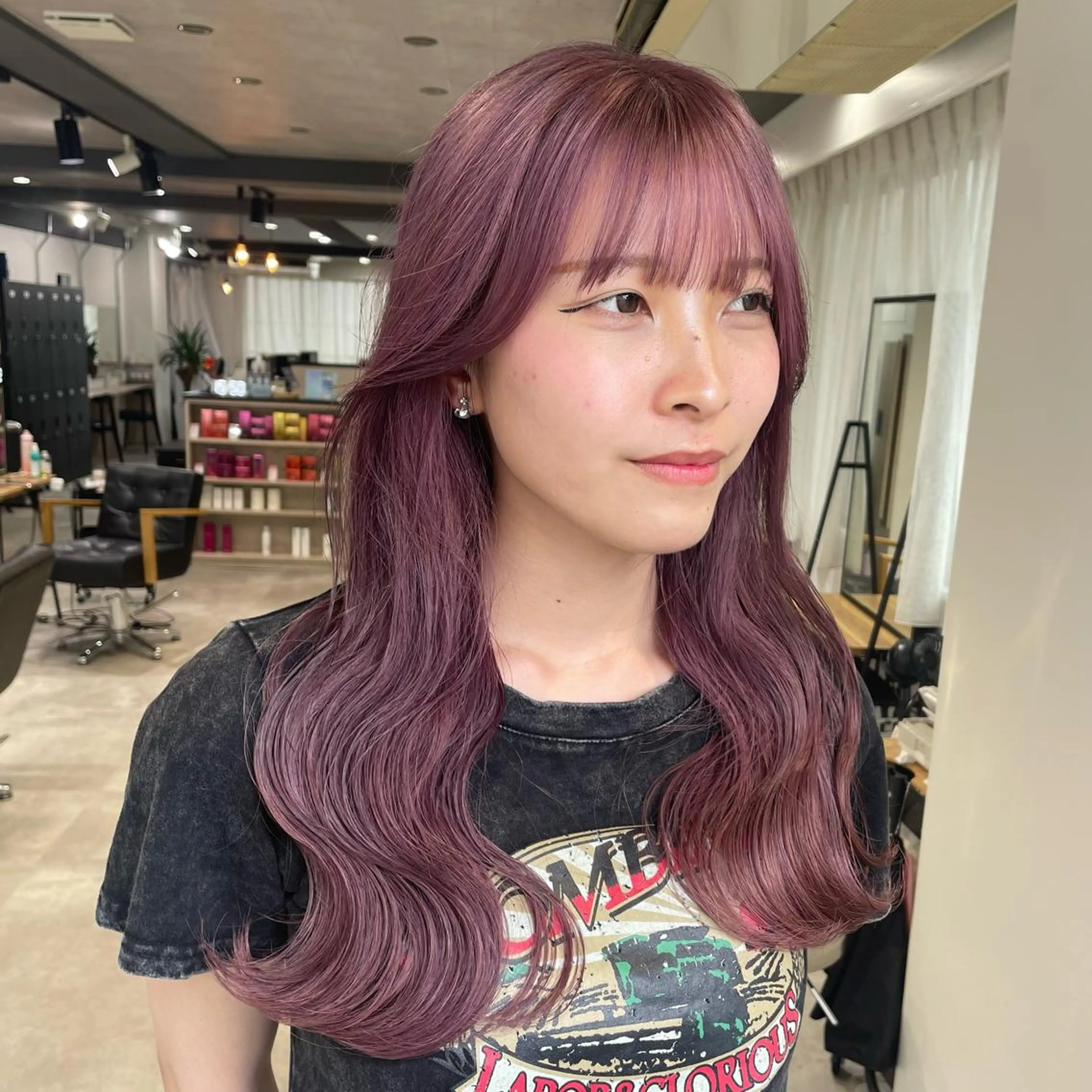 セミロング ハイトーンイヤ リングカラー清水隆央のヘアスタイル