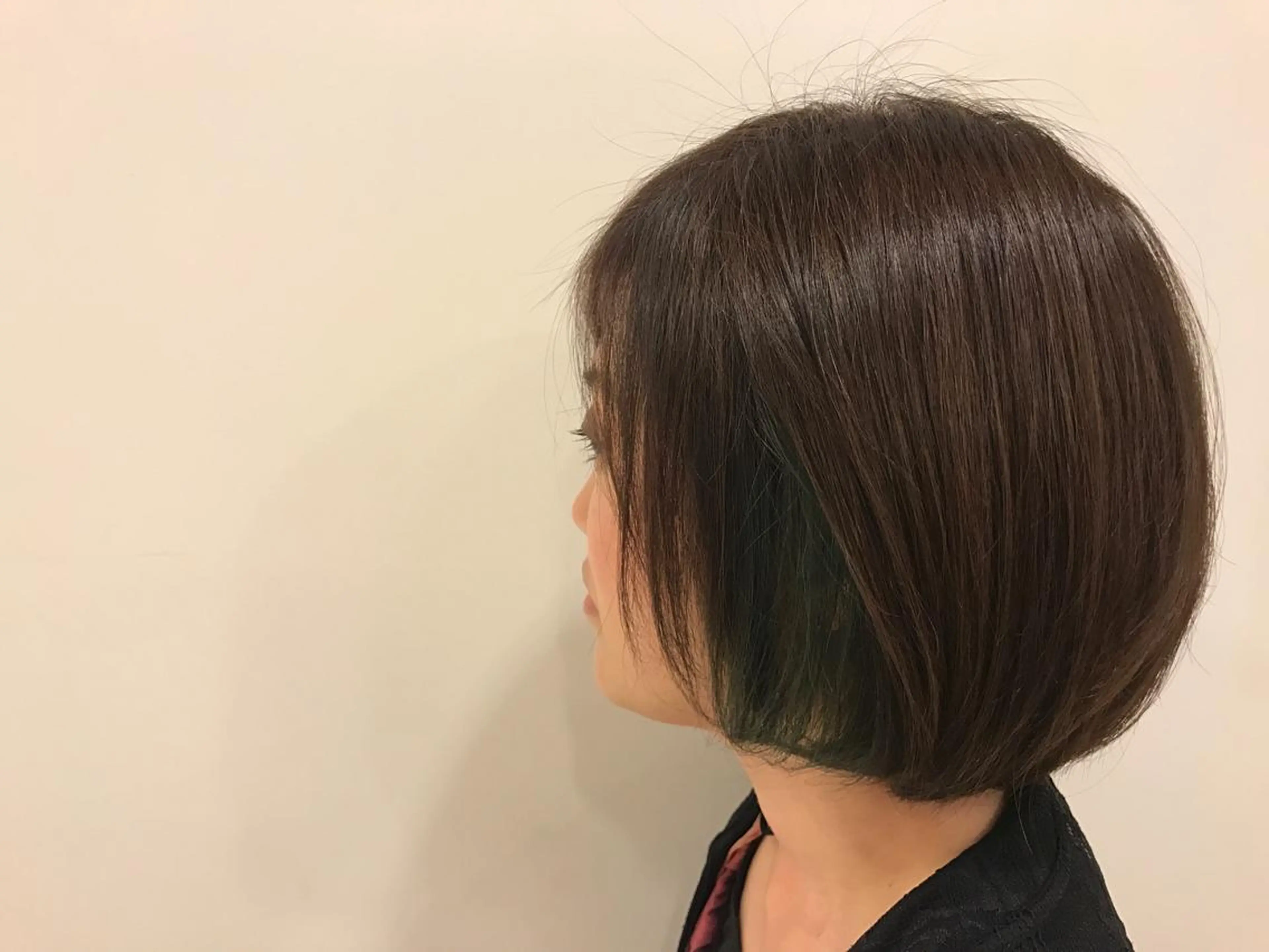 ショート カラー インナーカラー 棚原 春奈のヘアスタイル