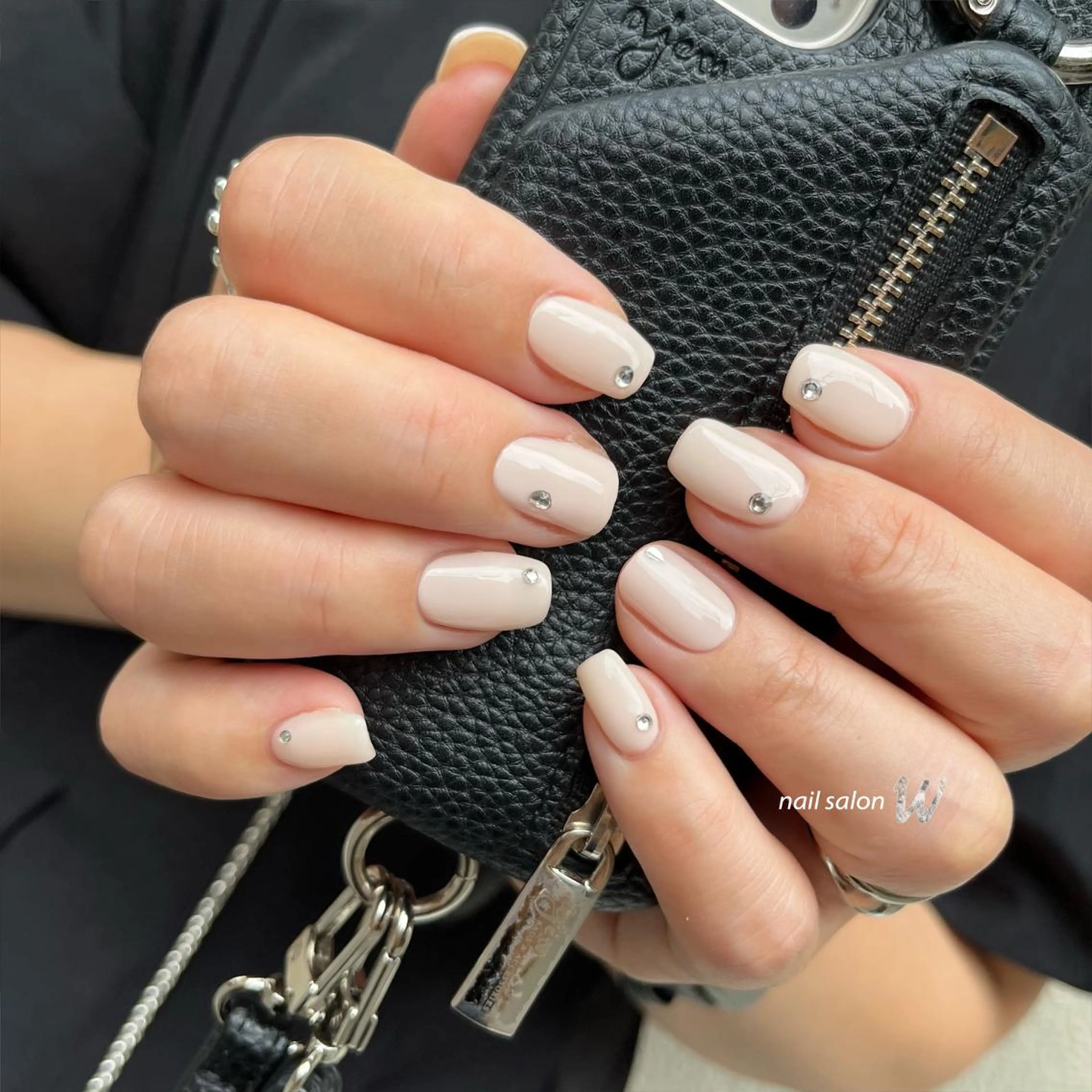 ショート W（ダブリュー） 京橋のネイルデザイン