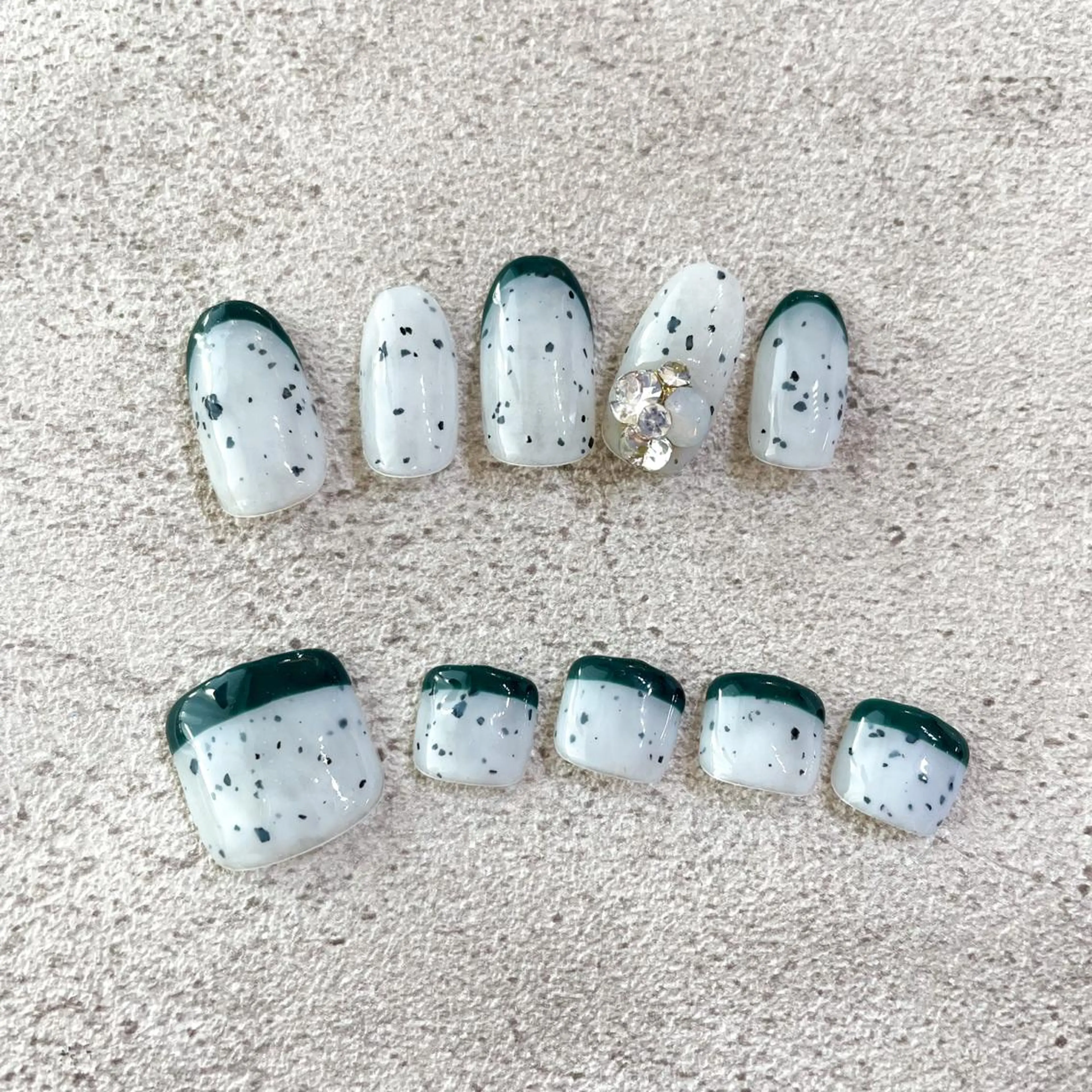 ネイル Tiary Nail Fのネイルデザイン