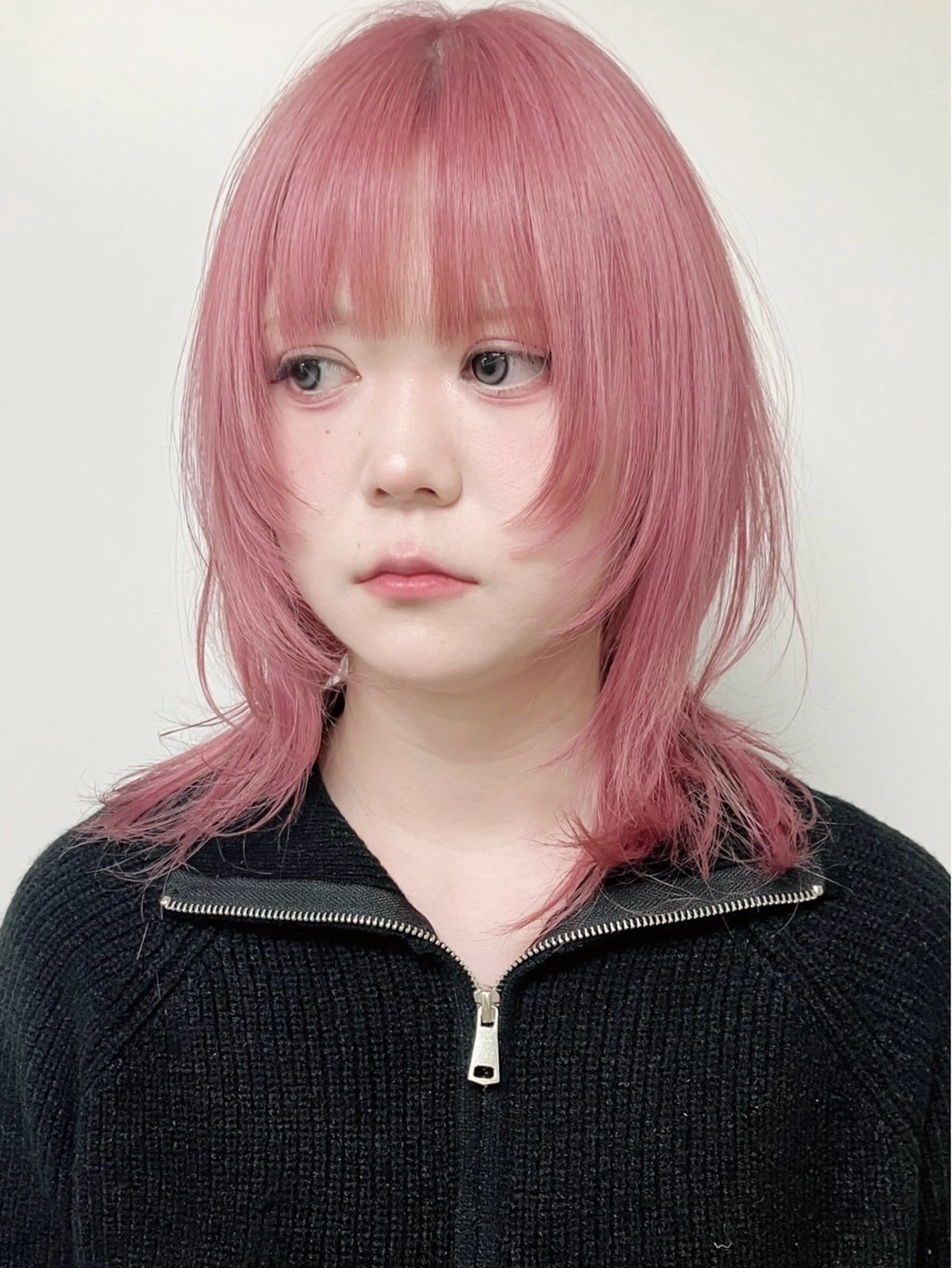 💛【かわいいハイトーン】前髪＋顔まわりレイヤー+ブリーチ+オンカラー(ミルクティーや派手カラーまでカラー豊富です♡)の写真