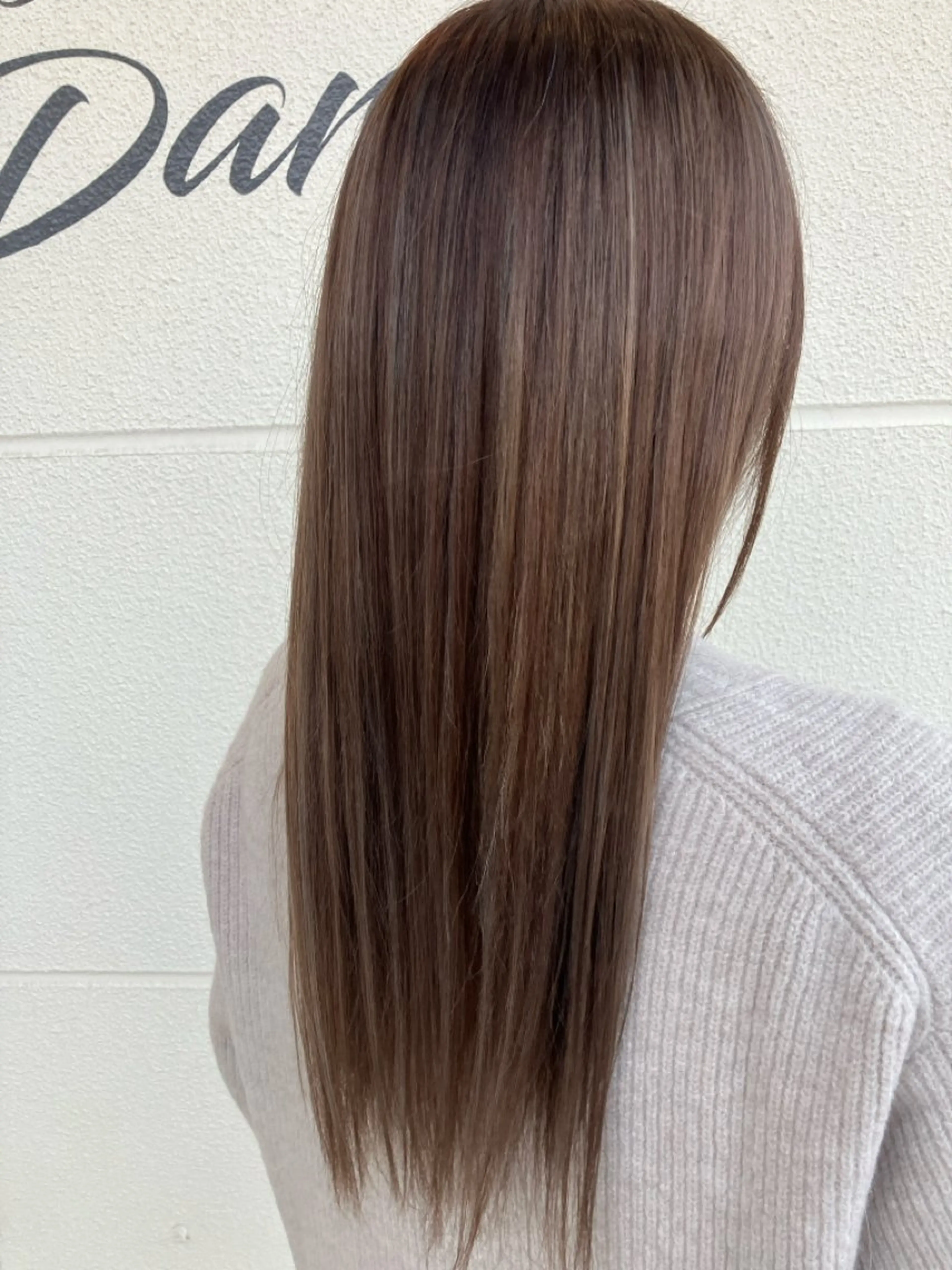 カラー ワンワールドパルク momokaのヘアスタイル