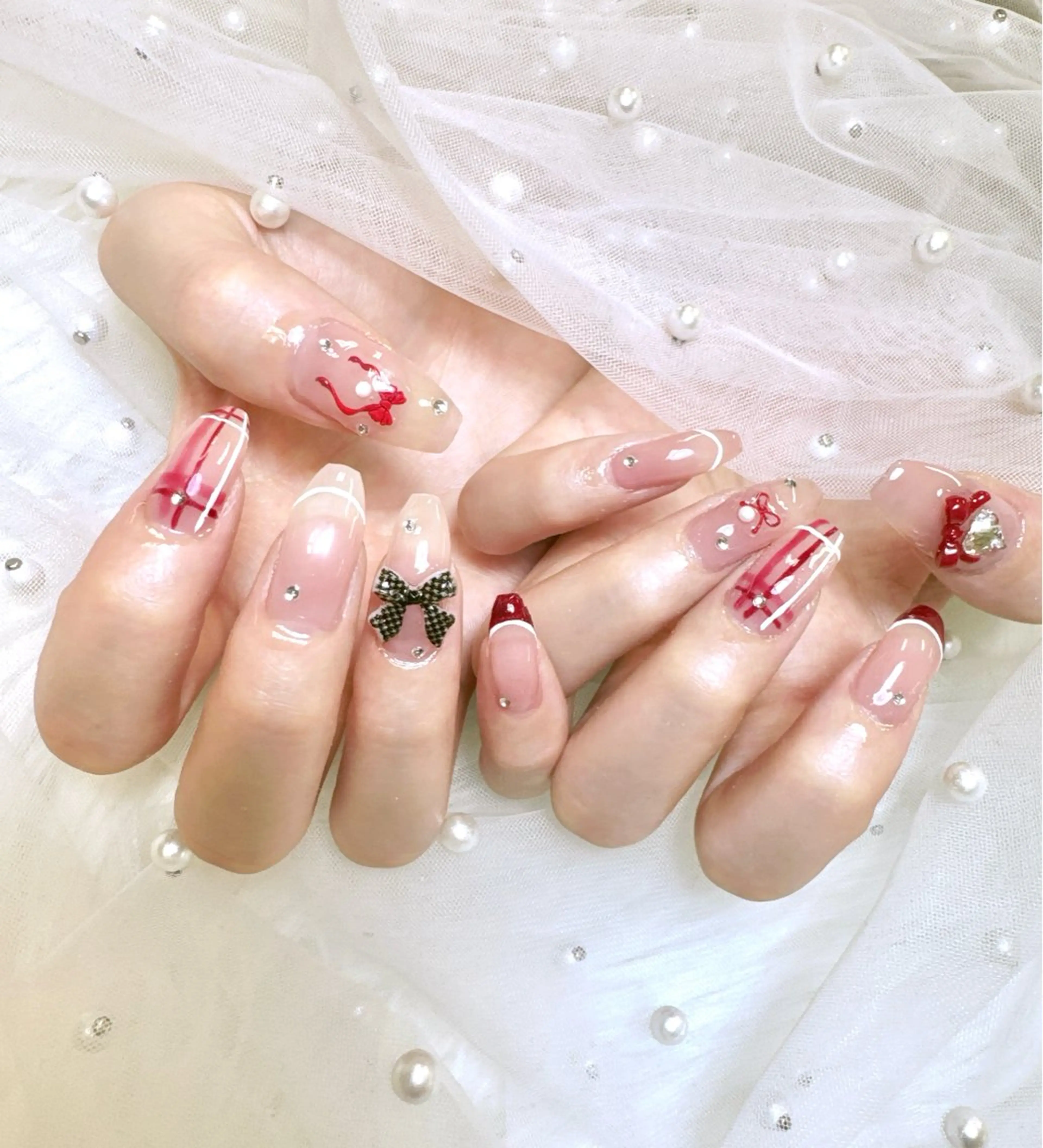 ネイル 成人式 フレンチネイル ジェルネイル ガラスフレンチ ハート ハンドネイル Queeens nailのネイルデザイン