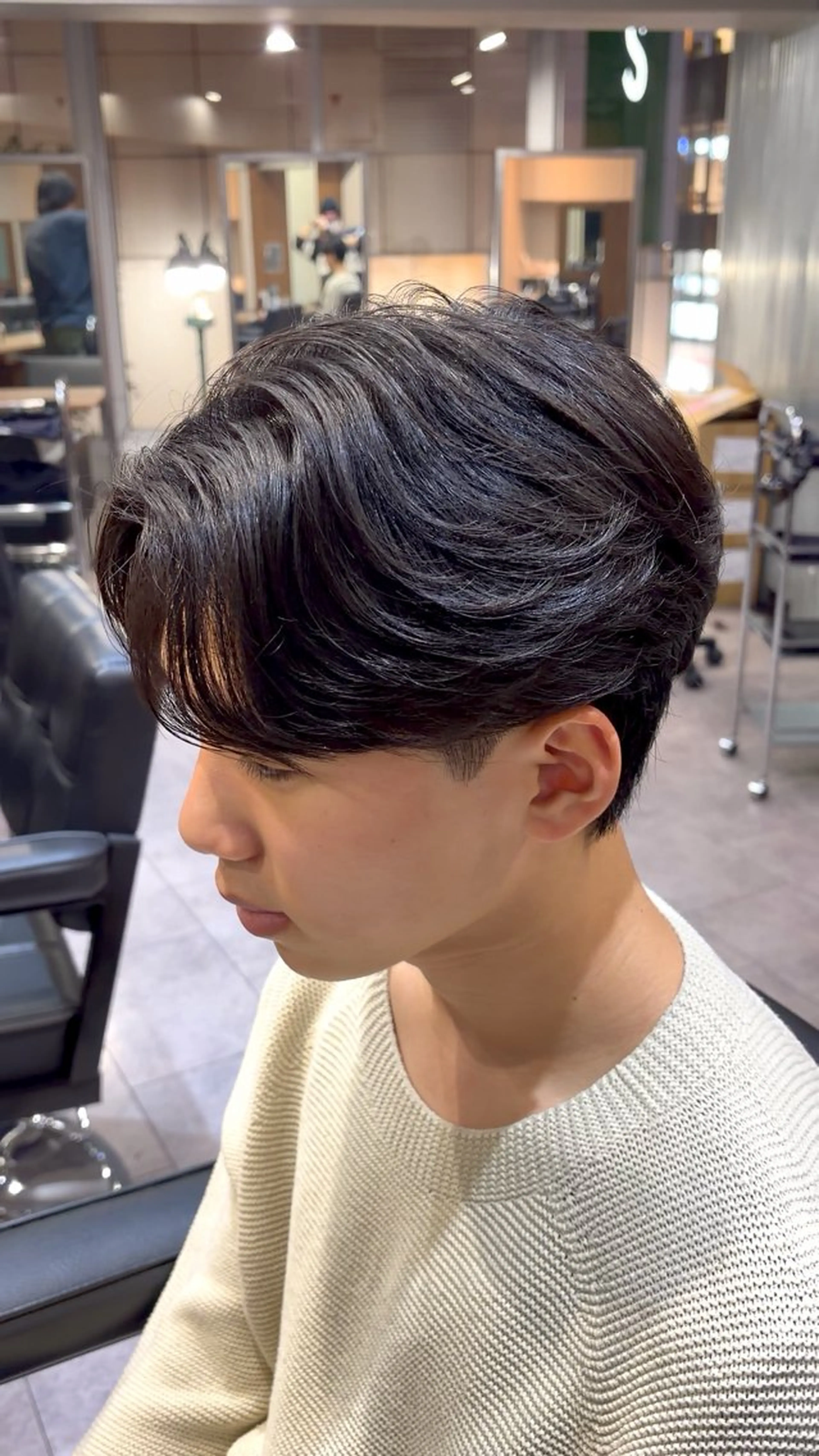 ショート メンズ フェザーパーマ メンズパーマ くせ毛 縮毛矯正 カット 縮毛矯正 モナン新宿所属・曲がる縮毛 フェザー ニュアンス  佐々木のヘアスタイル