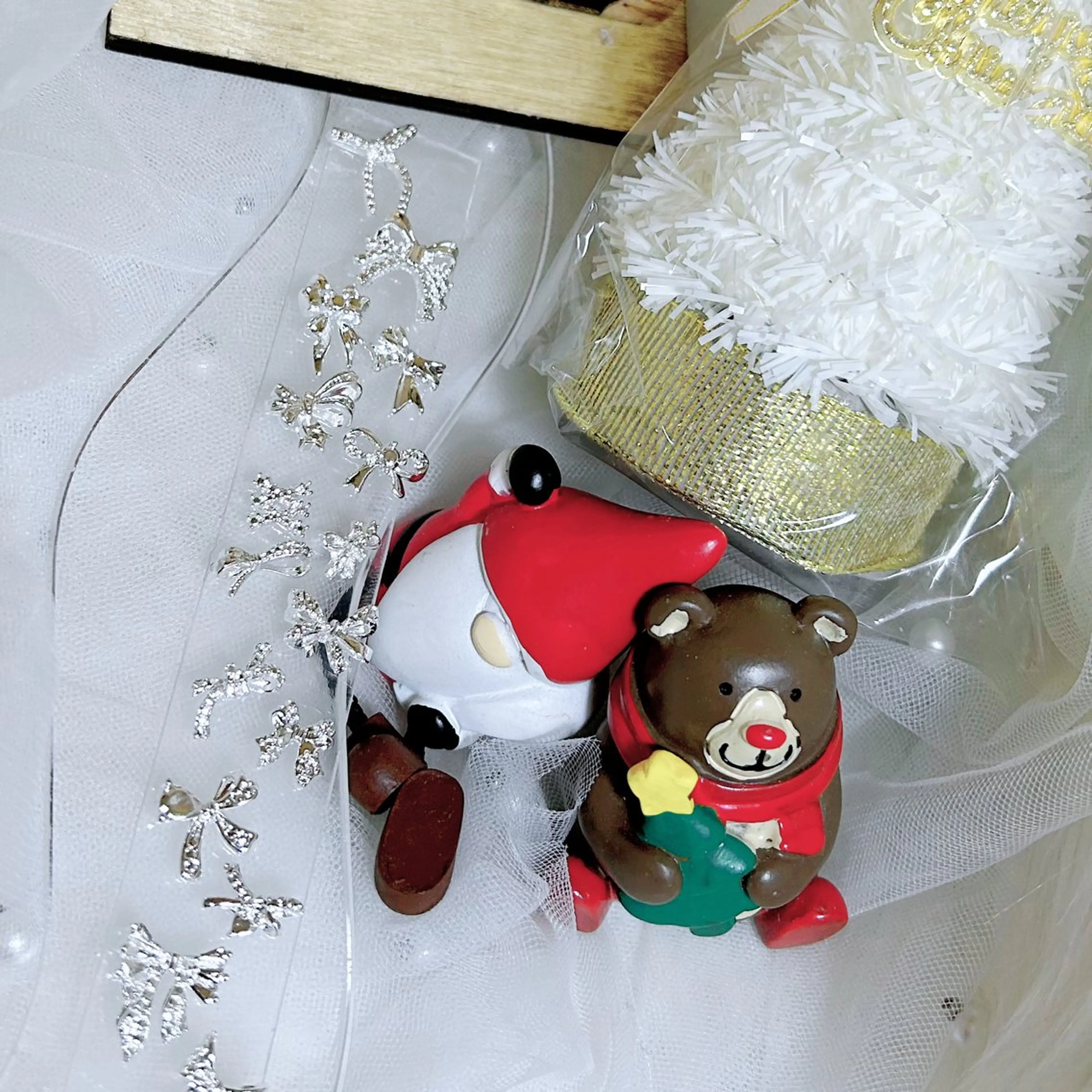 ネイル リボン シルバー EmaNail Risaのネイルデザイン