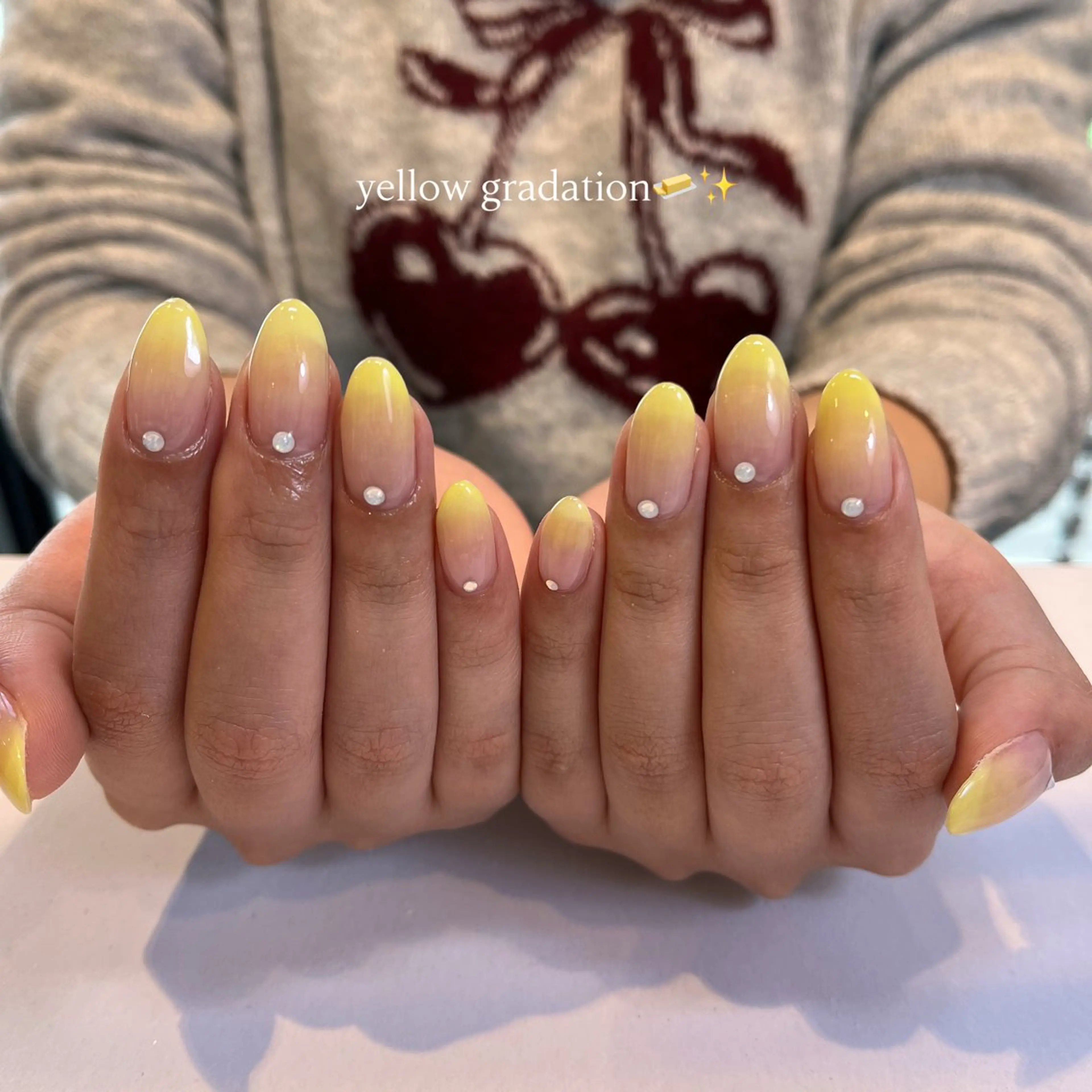 ネイル クリアネイル グラデーション 黄色 ハンドネイル Zen Neo / SEINA🎀のネイルデザイン