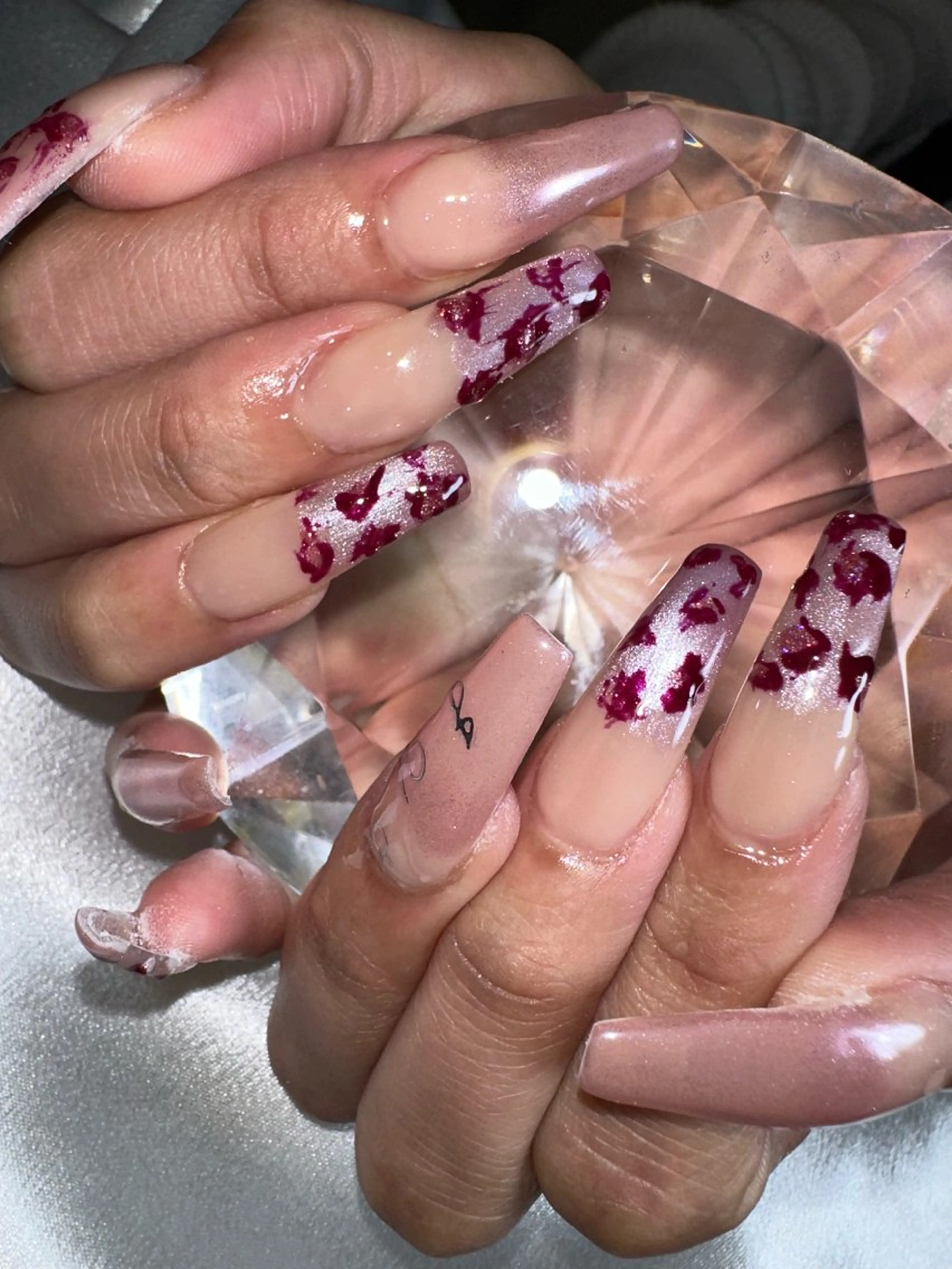 ミディアム ハンドネイル YOKOSUKA NAILS💅✨のネイルデザイン