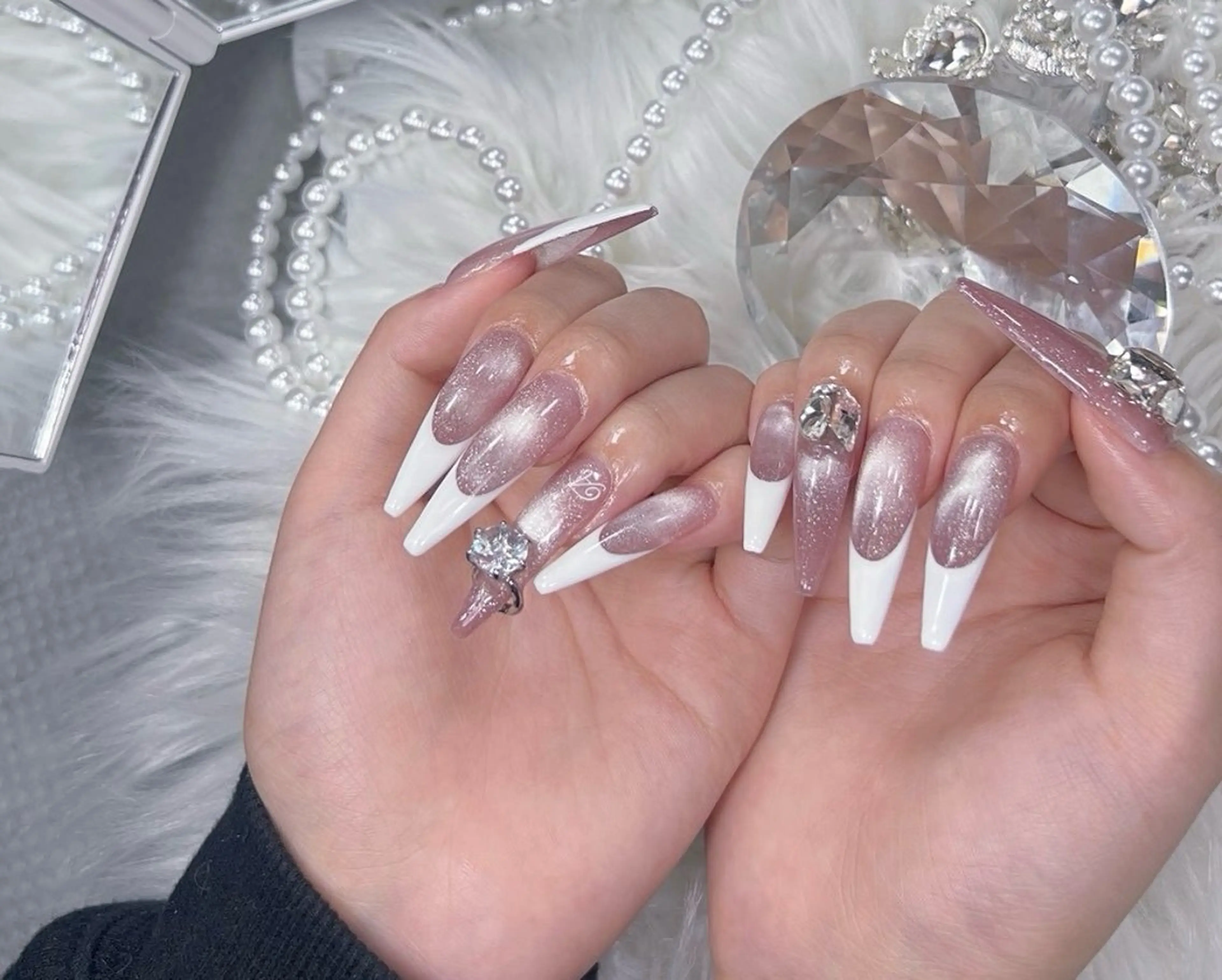 ネイル アートネイル オーロラネイル チークネイル 長さ出し フットネイル Miya _nailのネイルデザイン