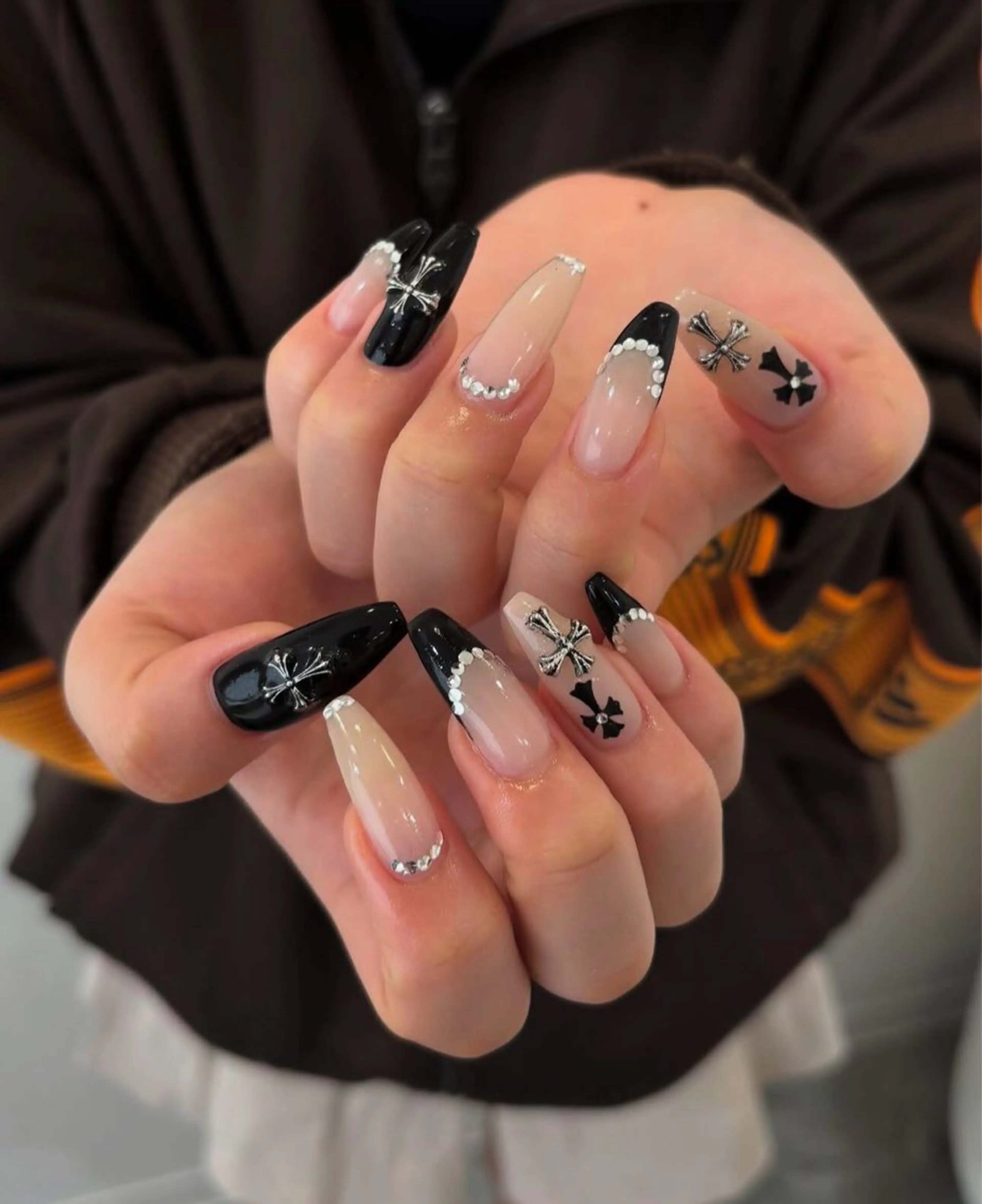 ネイル アートネイル チークネイル 氷ネイル・うるうるネイル 韓国ネイル マグネットネイル ハンドネイル NAILS168 新大久保店のネイルデザイン