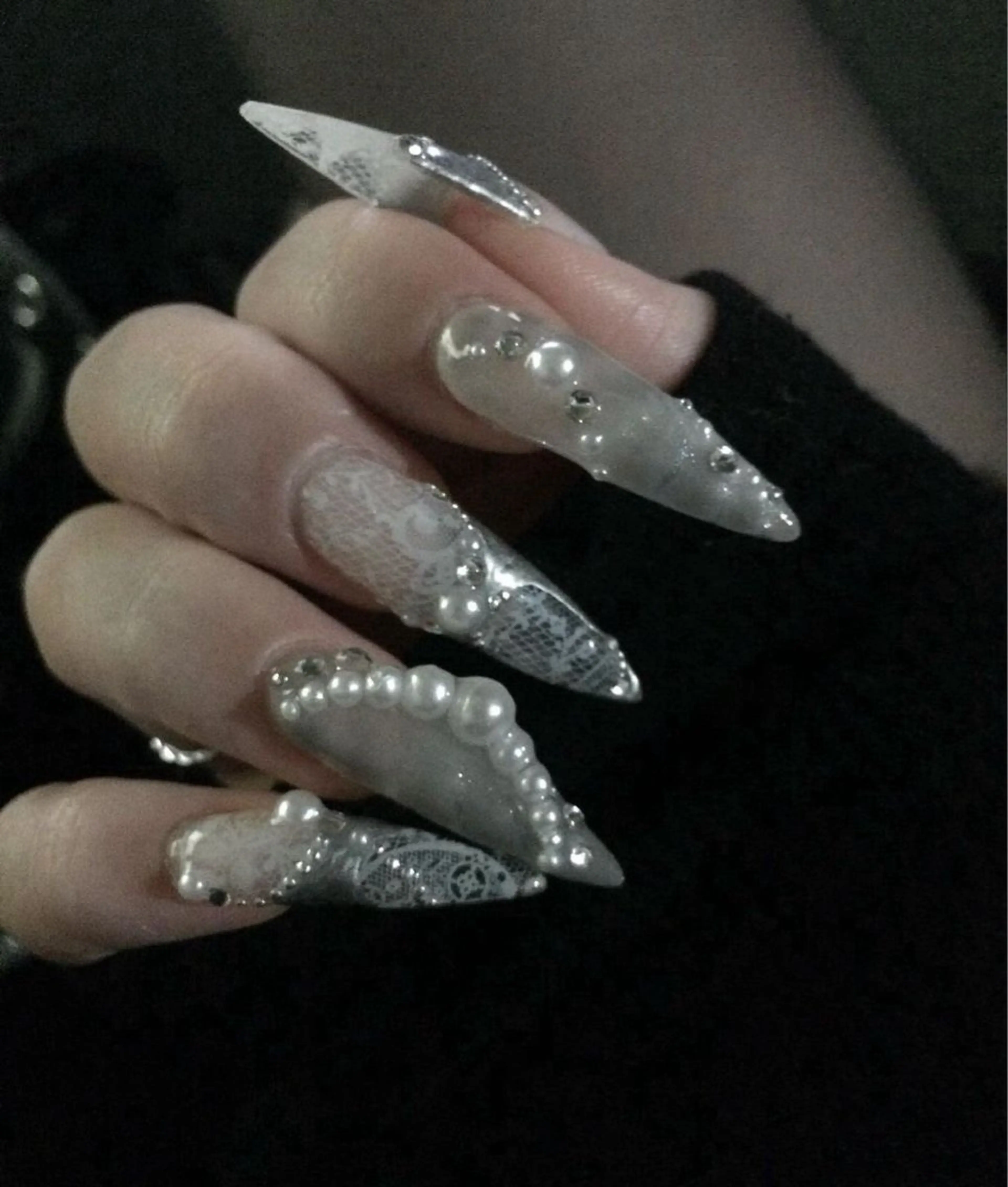 ネイル キラキラネイル 韓国ネイル ロングネイル ワンホンネイル ハンドネイル Josie nail salonのネイルデザイン